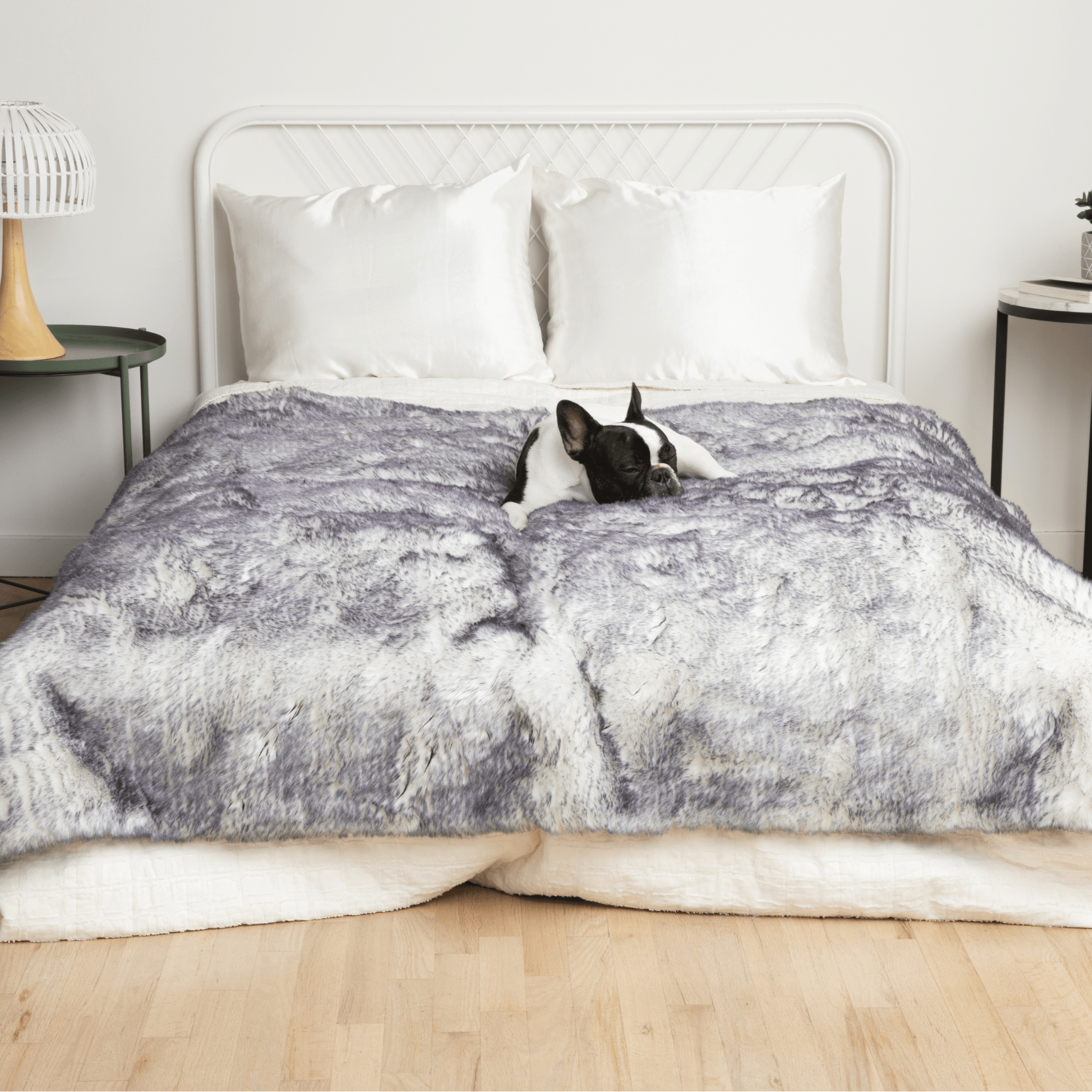 PupProtector Luxe Waterproof Faux Fur Blanket - Ultra Plush Arctic Fox