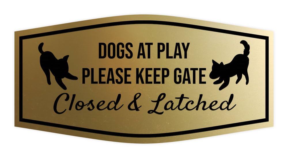 Motto Lita Fancy Paws, Dogs At Play Please Keep Gate Closed & Latched Sign (Brushed Gold) - Small