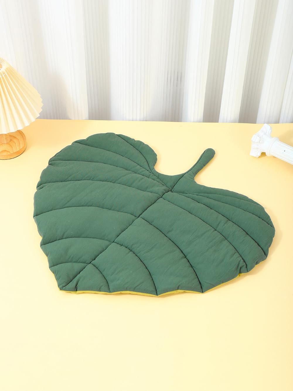 Ssdhua Cat Mattress Leaf Shape Cat Nest Cat And Dog Double-Sided Available Floor Mat Cover Pad Warm And Comfortable Cartoon Cat Bed Indoor Warm Accessories (Heart Leaves)