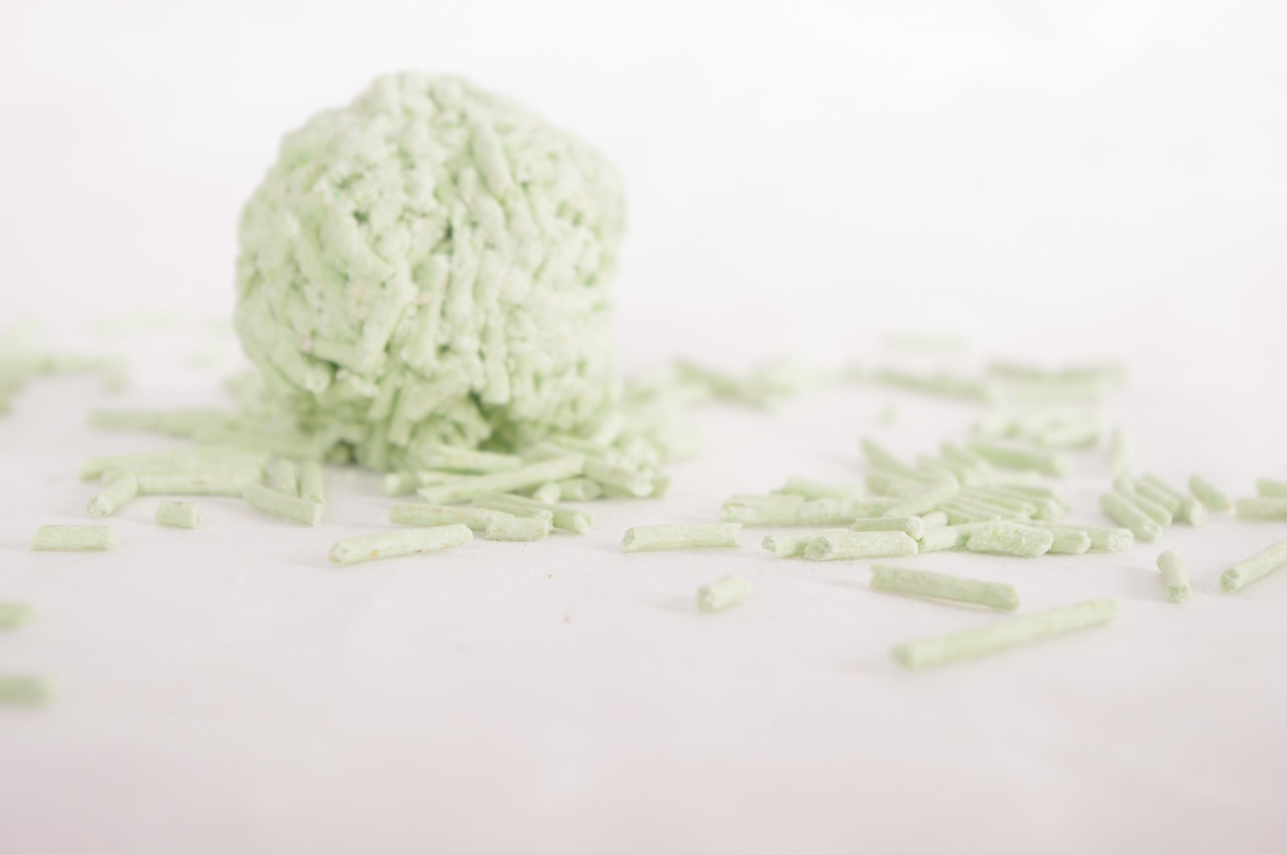 Fourpaw Tofu Cat Litter Green Tea 5.5 Lbs X 8 Bags, Flushable Clumping Fast Drying, Ultra Absorbent, Low Tracking Cat Litter 2Mm