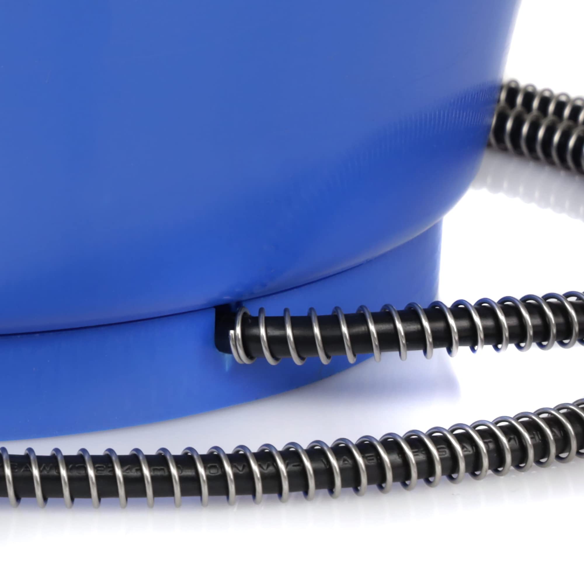 Farm Innovators 1.5 Gallon 60 Watt Outdoor Electric Powered Heated Pet Water Bowl with Thermostatic Control and Anti Chew Cord P