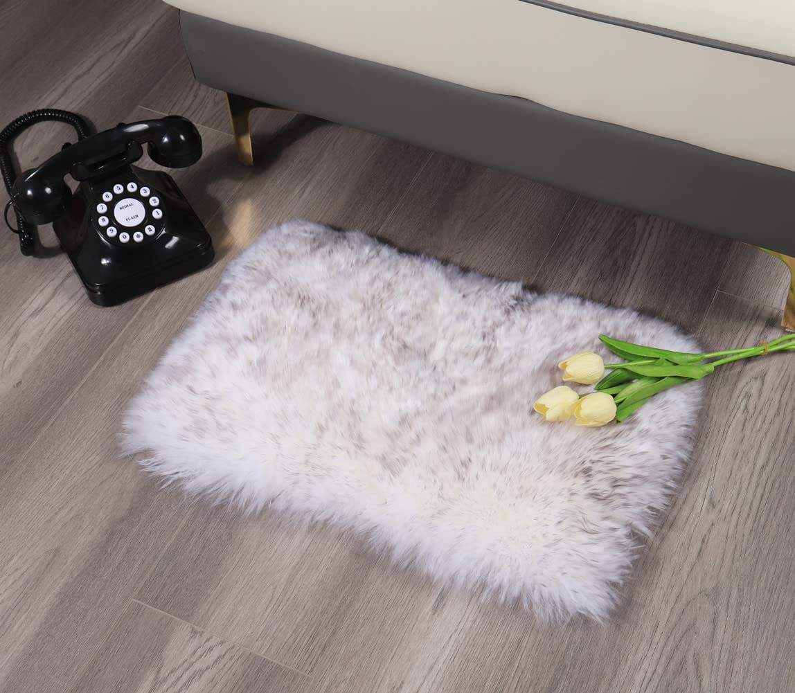 Asuprui Sheepskin Pet Bed Mat 100% Sheepskin Deluxe Dog Crate Pad Ultra Soft Durable Self Warming Kennel Mattress For Dogs And Cats (White With Black Tip)