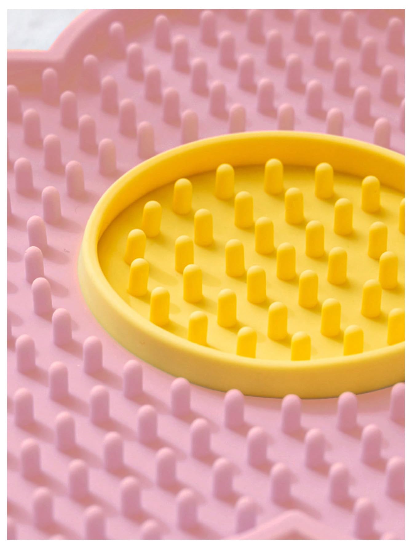 Qwinee Lick Mat For Dogs Cats Flower Shaped Pet Slow Feeder Dog Cat Puppy Bowl Lick Pad For Dog Fun Alternative To Slow Down Eat