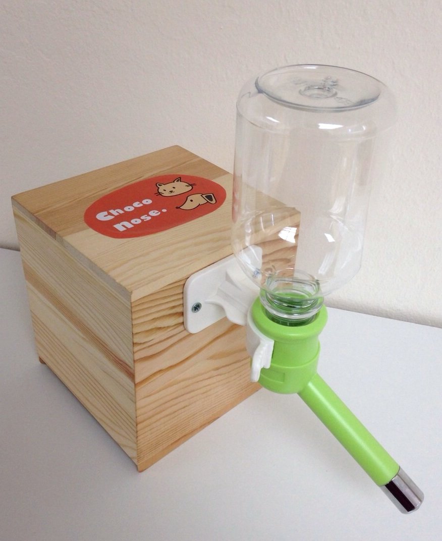 Choco Nose Patented No-Drip Dog Water Bottle/Feeder For Dogs/Cats And Other Small-Medium Sized Animals - For Cages, Crates Or Wall Mount. 11.2 Oz. Mess Free Leak-Proof Nozzle 16Mm, Apple Green (H590)