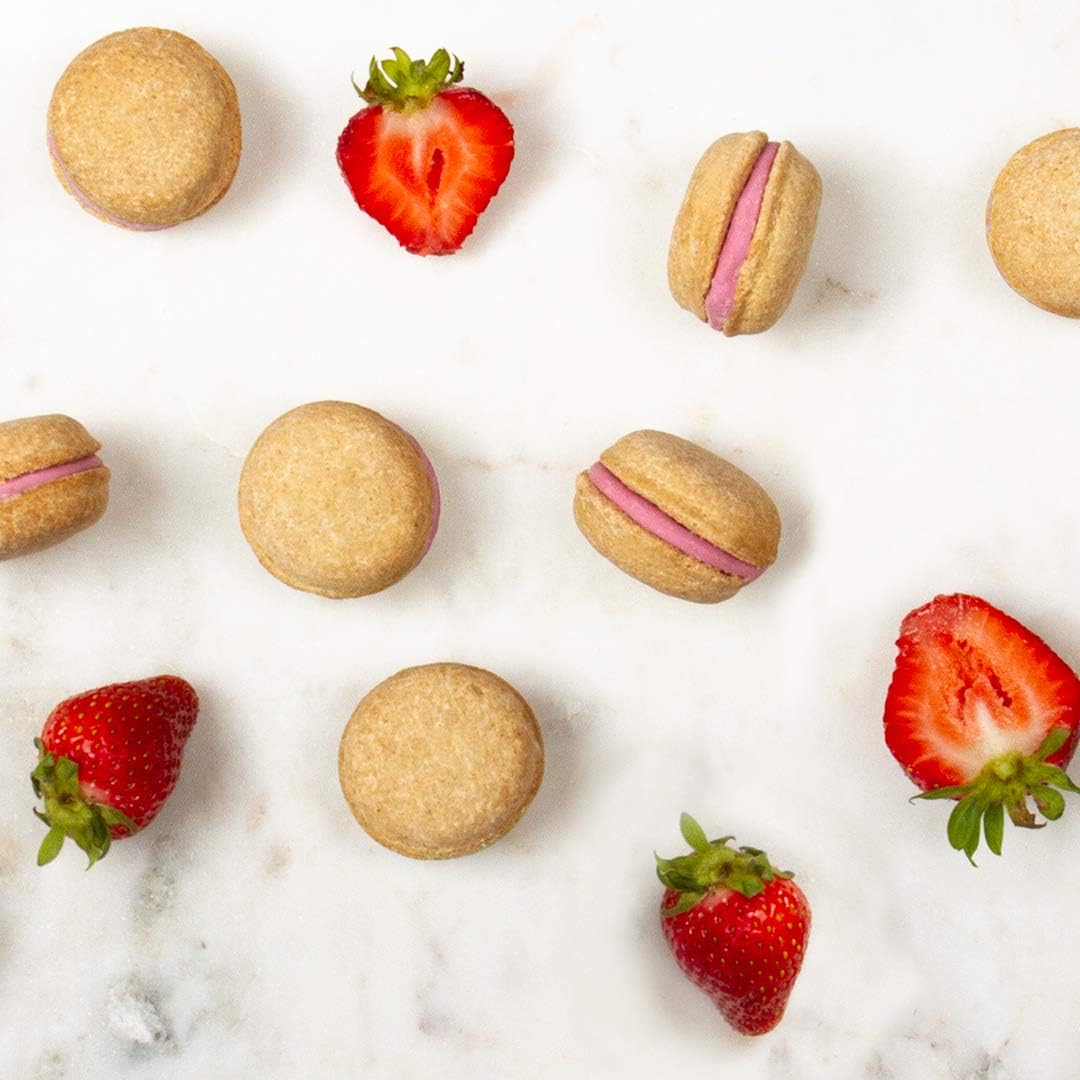 Bonne et Filou Dog Treats Strawberry Cupcakes, Dog Birthday Gift for Medium to Large Breed - Gourmet Macaron Cakes, 18 Count Bul