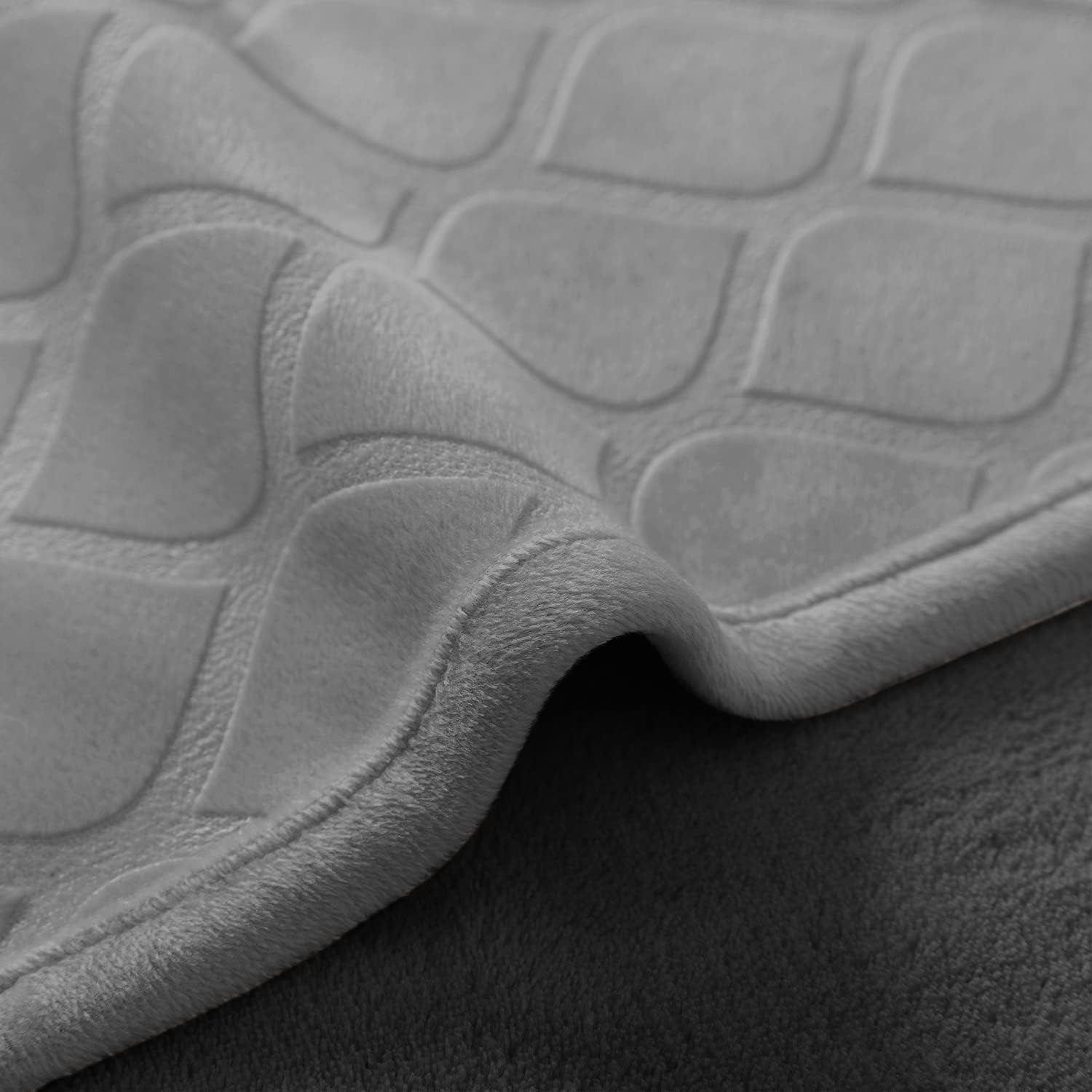 fuguitex Waterproof Dog Blanket - Cozy Plush Throw for Couch/Sofa, 40x60 Inch, Light Grey+Grey