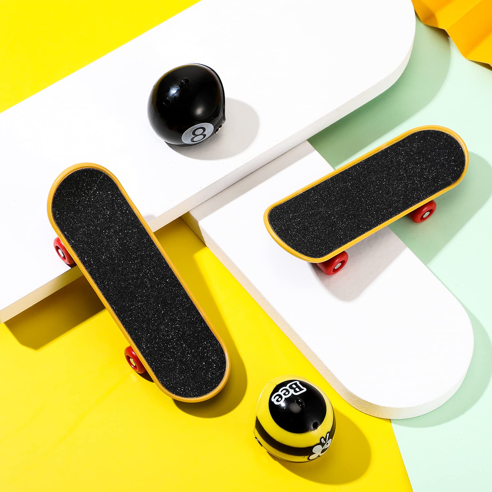 Frienda 4 Pieces Bearded Dragon Accessories Toy Set Bearded Dragon Funny Toy Lizard Helmet Hat And Mini Skateboard For Lizard Bearded Dragon Turtle Hamster Parrot Reptile Small Animals Pets