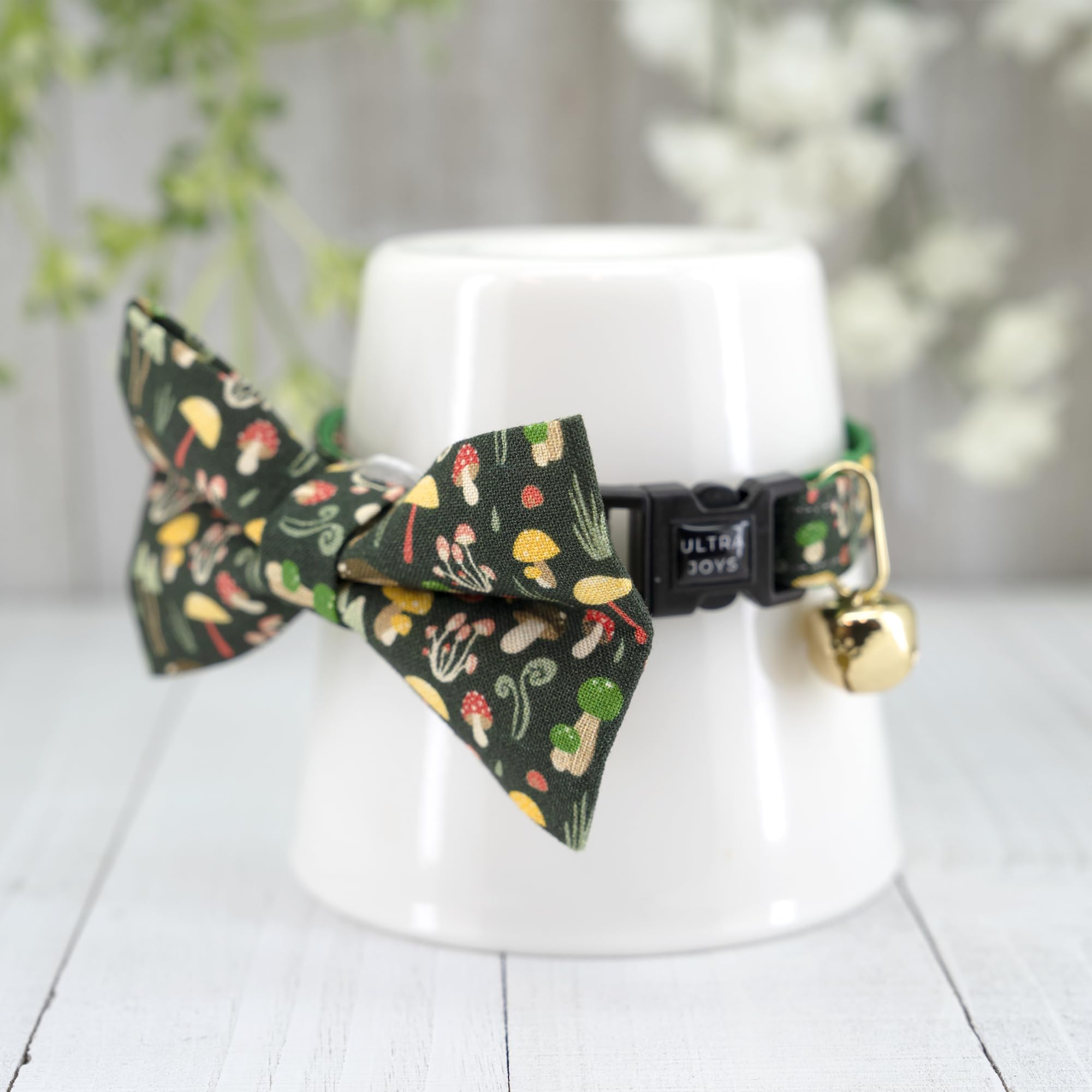 Ultra Joys Cat Collar With Bells - Breakaway For Kittens & Adults - Boy & Girl Cat Collars - Bowtie Mushroom Small