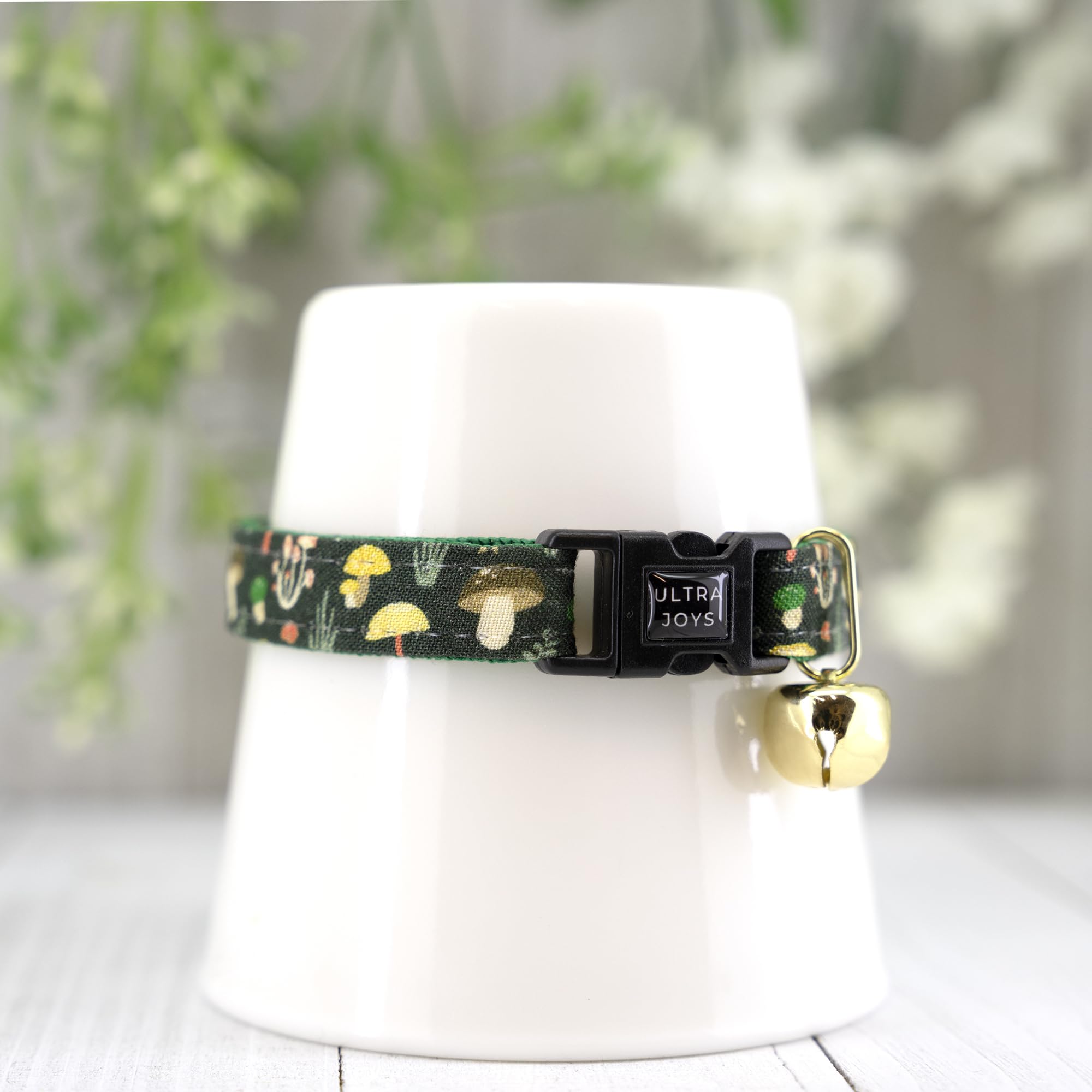 Ultra Joys Cat Collar With Bells - Breakaway Collar For Kittens & Cats - Mushroom Small