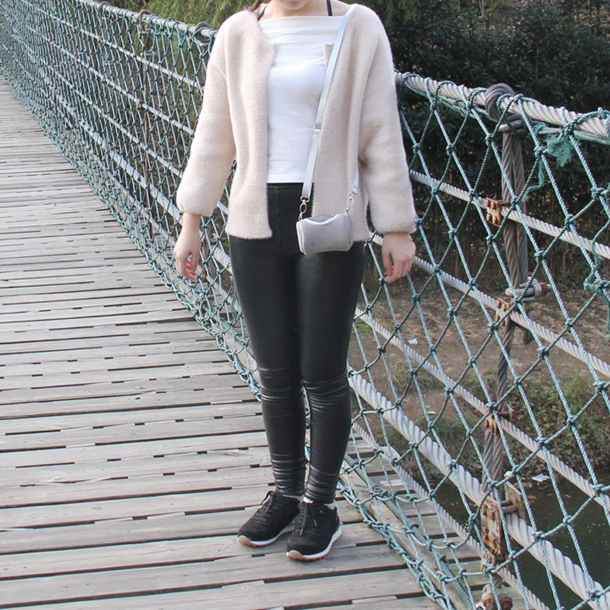 Dwarf Hamster Carrier Bag Portable Cylinder Warm Outdoor Bag With Adjustable Single Shoulder Strap (Grey)