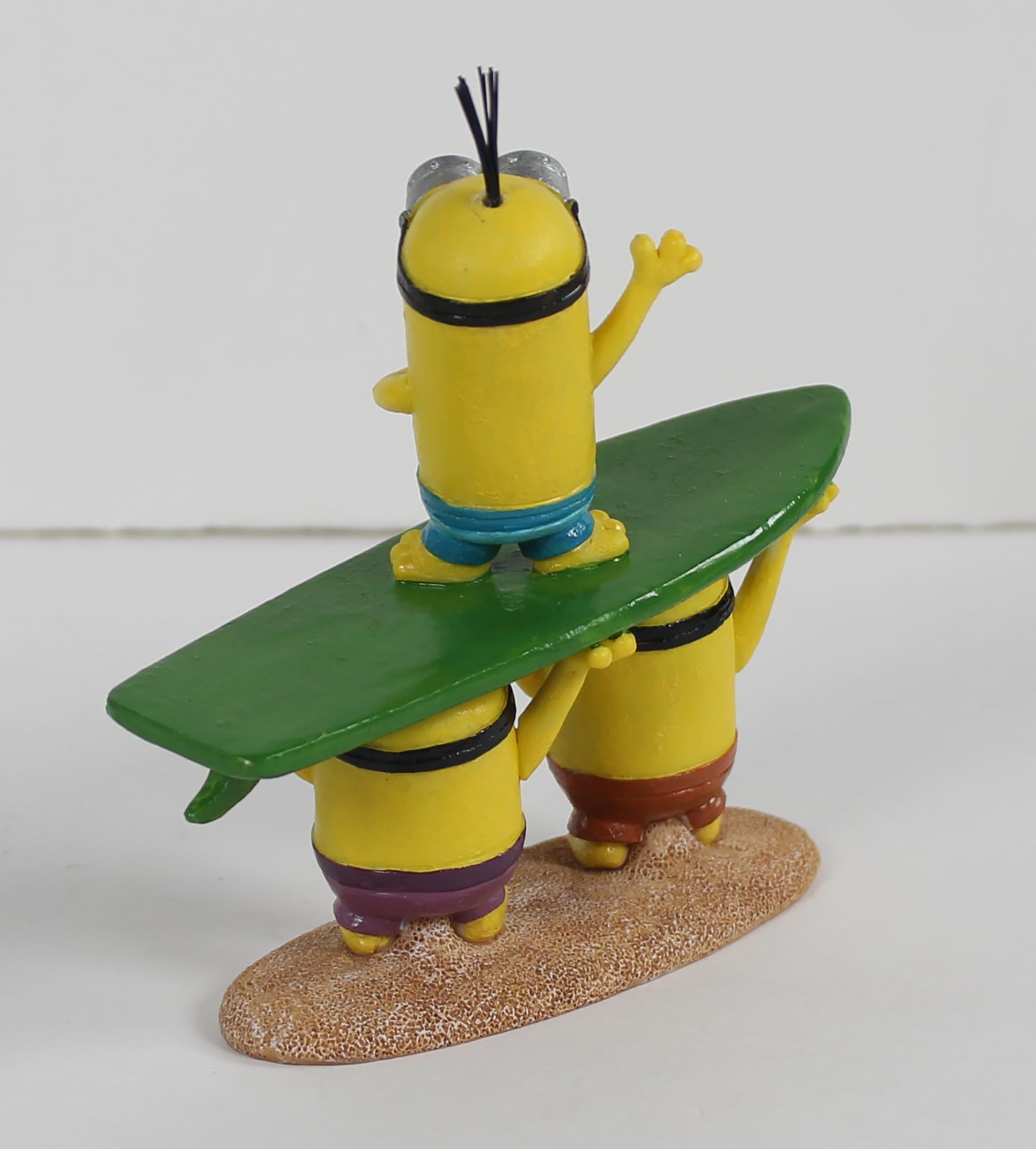 Penn-Plax Minions Officially Licensed Aquarium Ornament – Beach Buddies (Kevin, Stuart, And Bob) – Safe For Freshwater And Saltwater Fish Tanks – Small