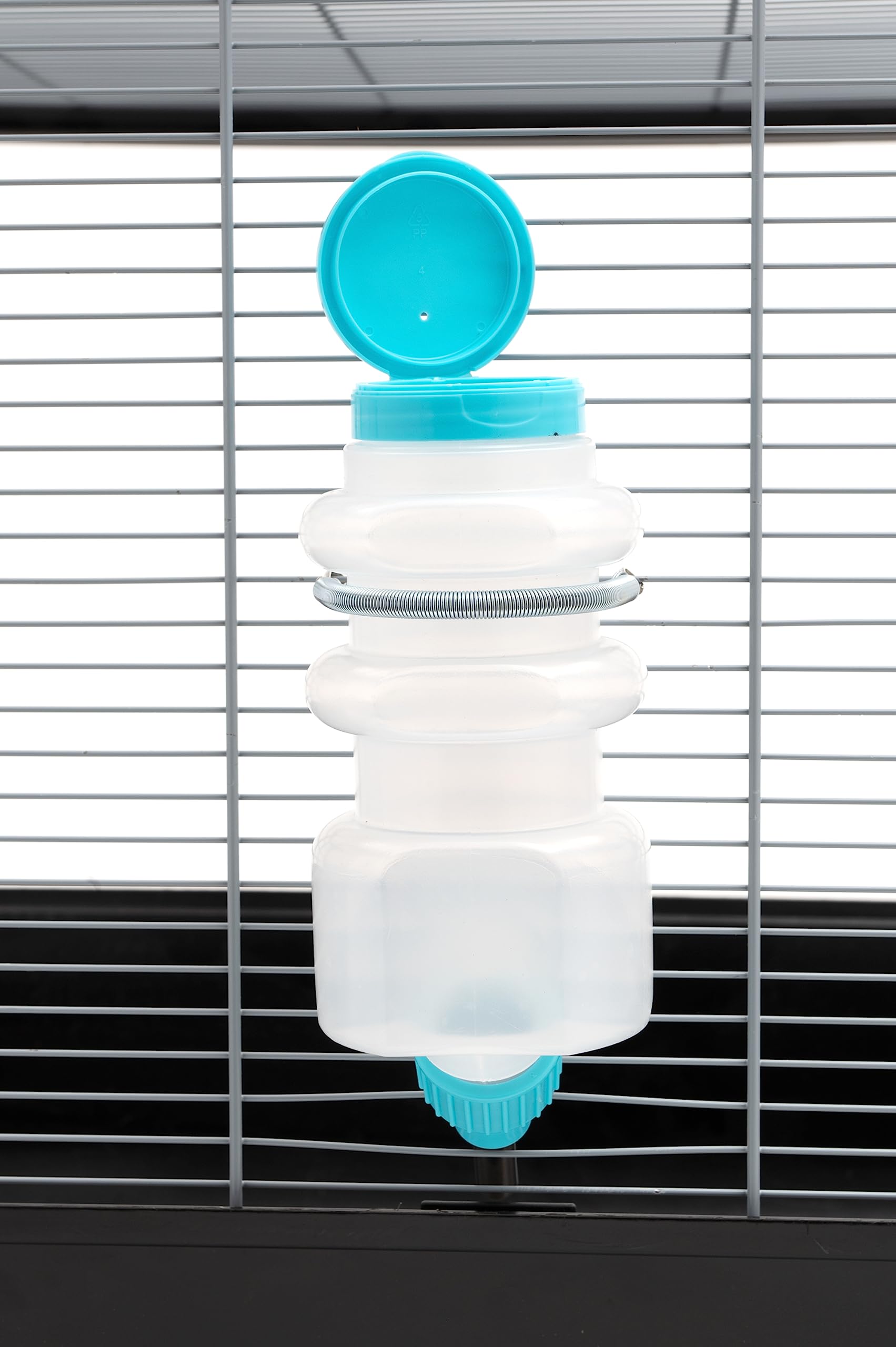 Lixit Top Fill No Drip Water Bottles for Rabbits, Ferrets, Hamsters, Guinea Pigs, Rats, Chinchillas and Other Small Animals (16