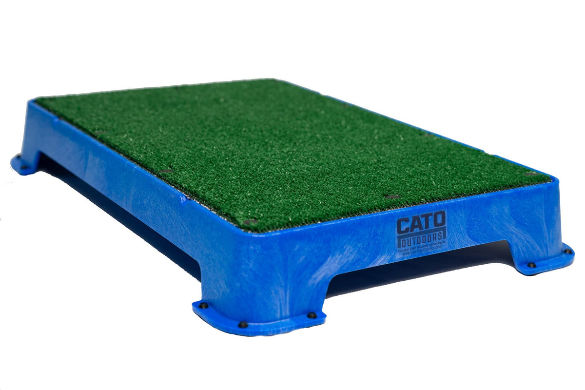 Cato Board - Dog Training Platform (Blue, Turf Surface)
