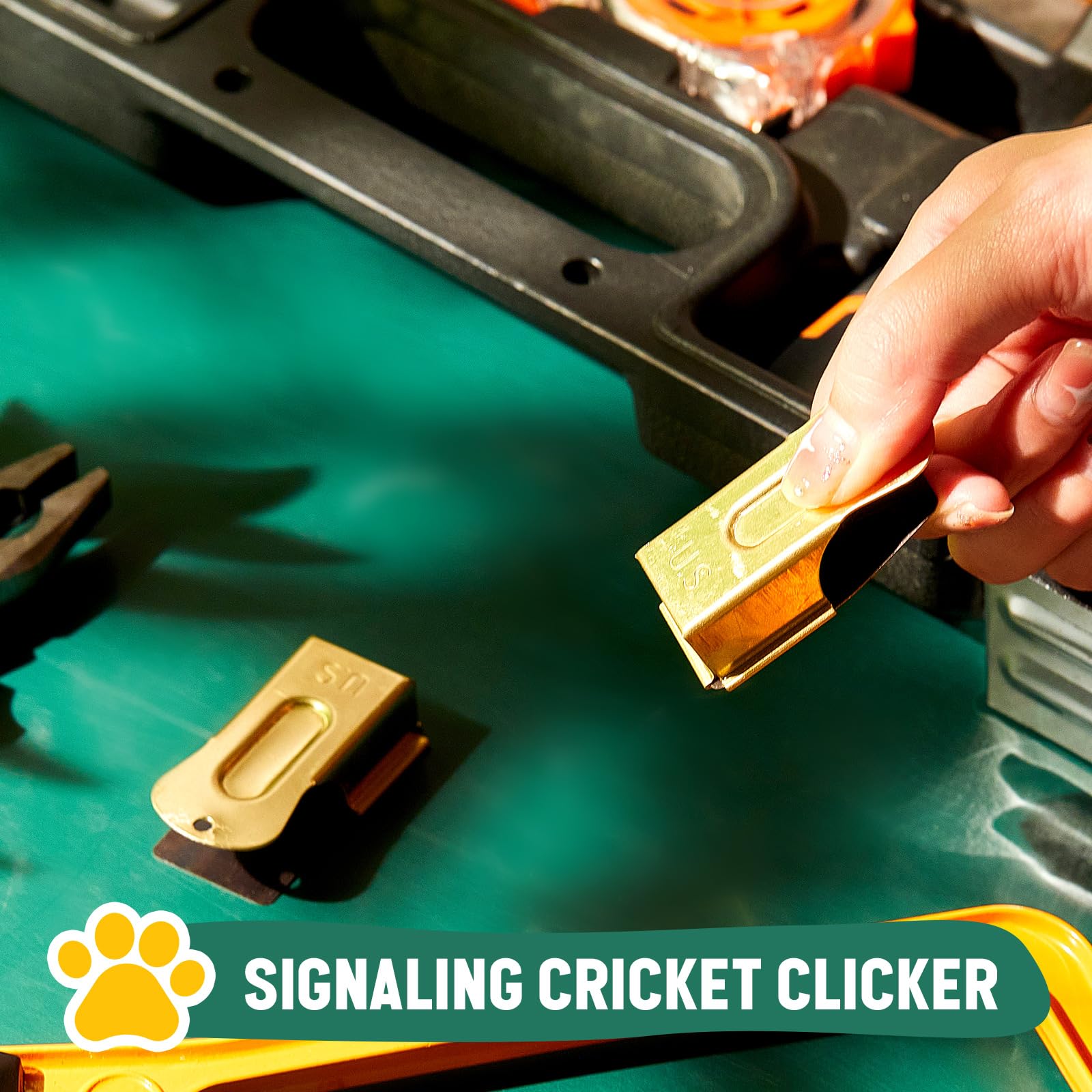 Vercanmonth 2 Pieces Brass Pet Training Clicker Signaling Cricket Clicker Metal Dog Clicker For Puppy Cats Trainer Pet Owners (G