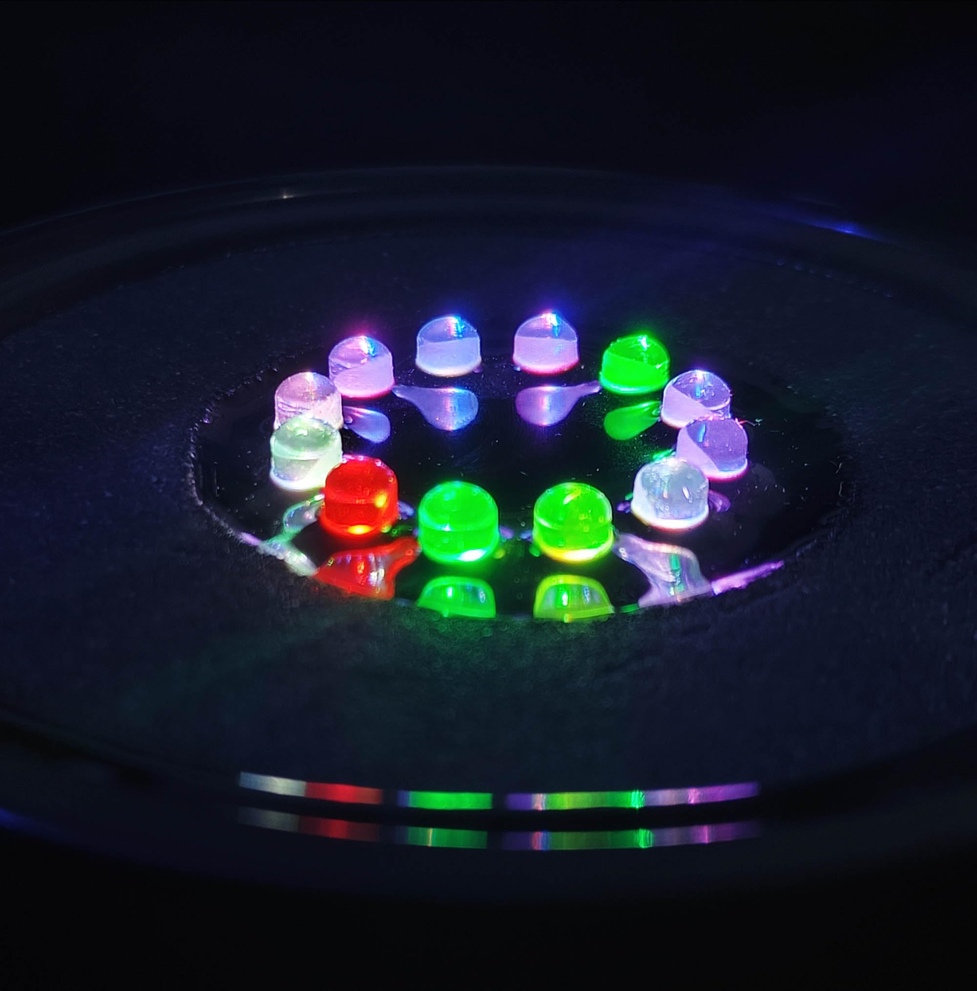 NICREW Multi-Colored LED Bubbler Stone Disk, 4 Inch Fish Tank Decor, Auto Color Changing, Model N0070