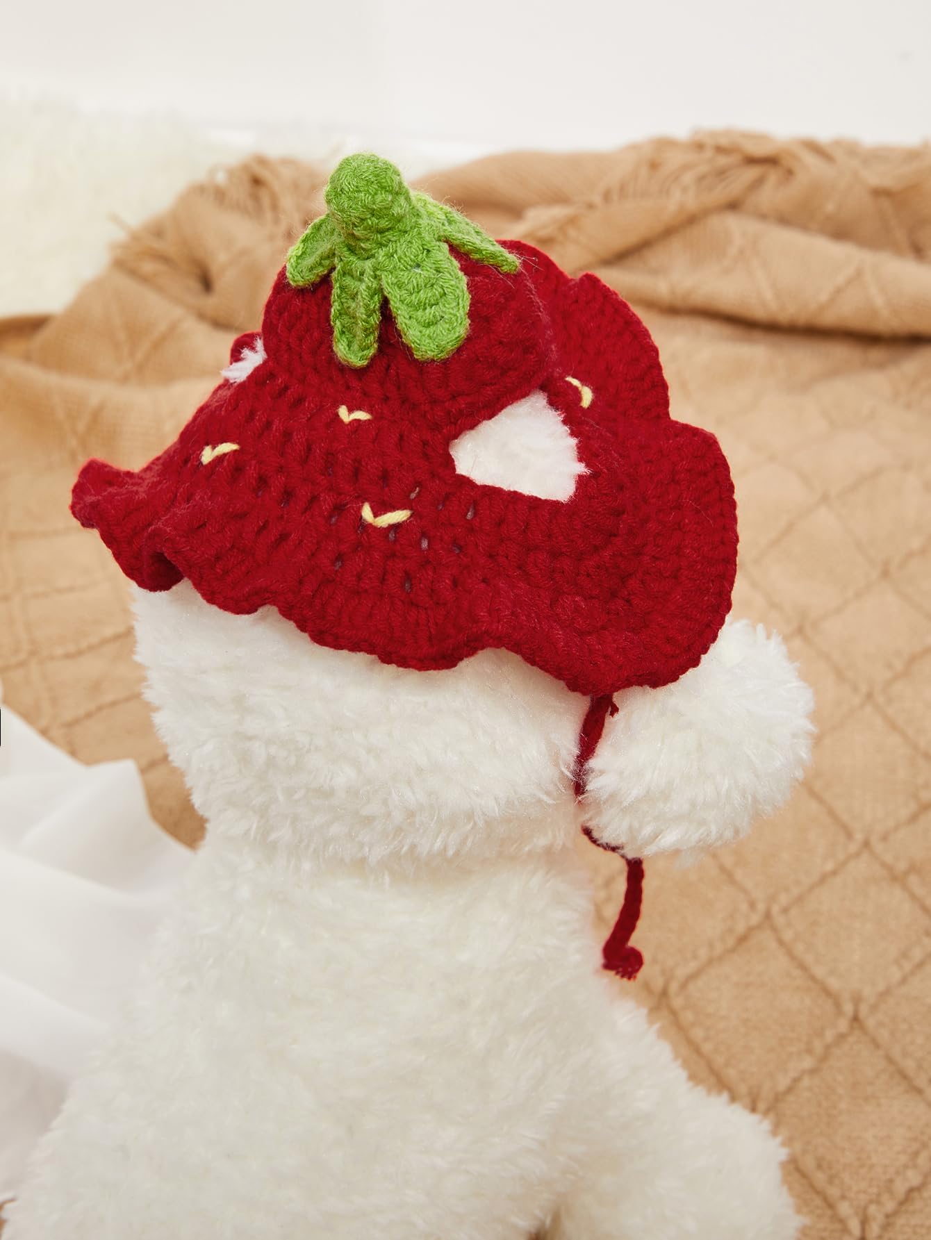 Qwinee Cartoon Strawberry Design Knit Cute Dog Hat Soft Cat Hat Rabbit Hat Halloween Christmas Party Costume Head Wear Accessori