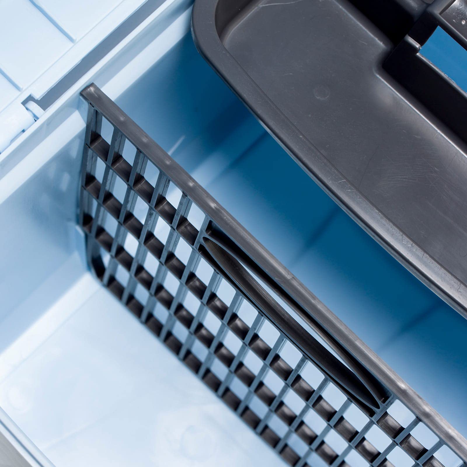 Horze Smart Grooming Box For Horses, Dogs, Cats With Removable Tray | Non-Slip, Crack Resistant | 16'' X 12'' X 12'' - Dark Dark