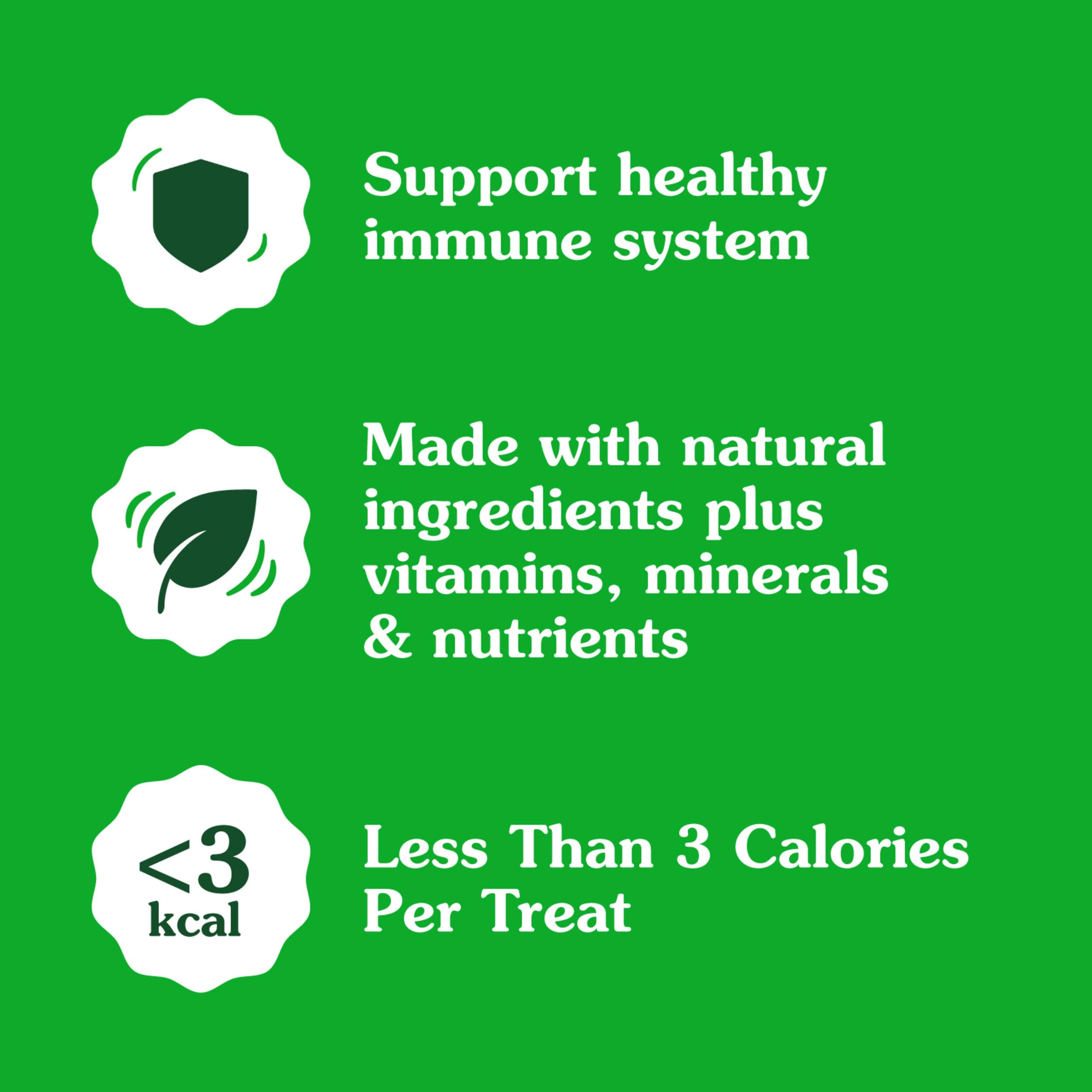 Greenies Smartbites Immune Support Crunchy & Soft Dog Treats, Chicken Flavor, 8 oz. Pack