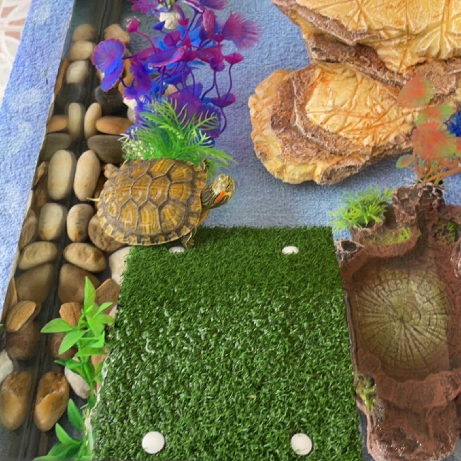 DoubleWood Turtle Basking Platform - Medium Plastic Ramp with Simulation Grass for Turtle Tanks, Small Reptiles & Frogs