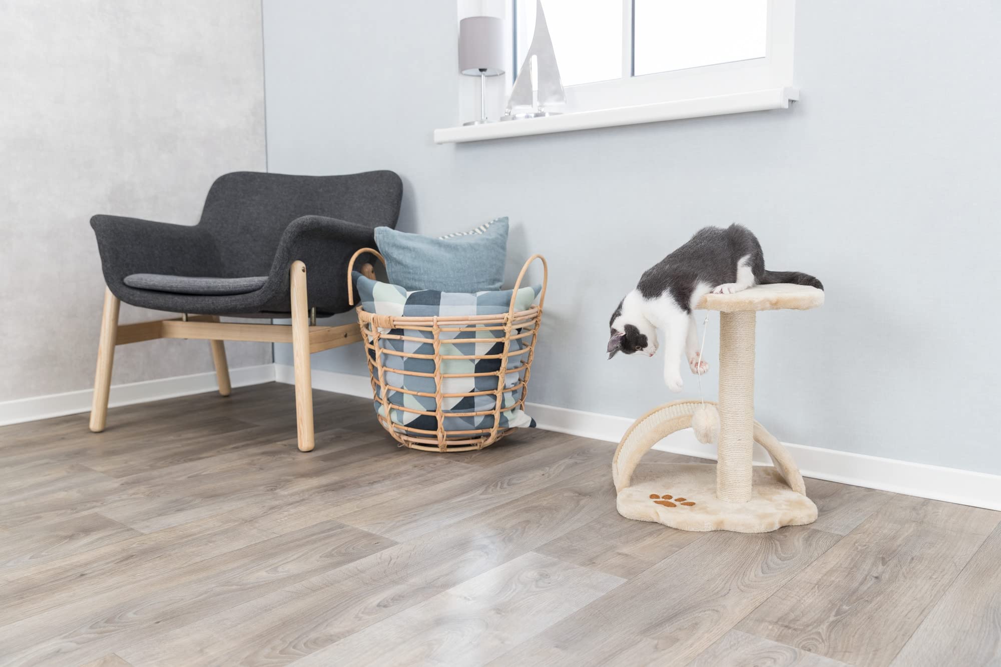 Trixie Vitoria 16.9-In Cat Tree For Kittens, Kitty Scratching Post, Sisal Covered Scratcher, Dangling Cat Toy, Beige