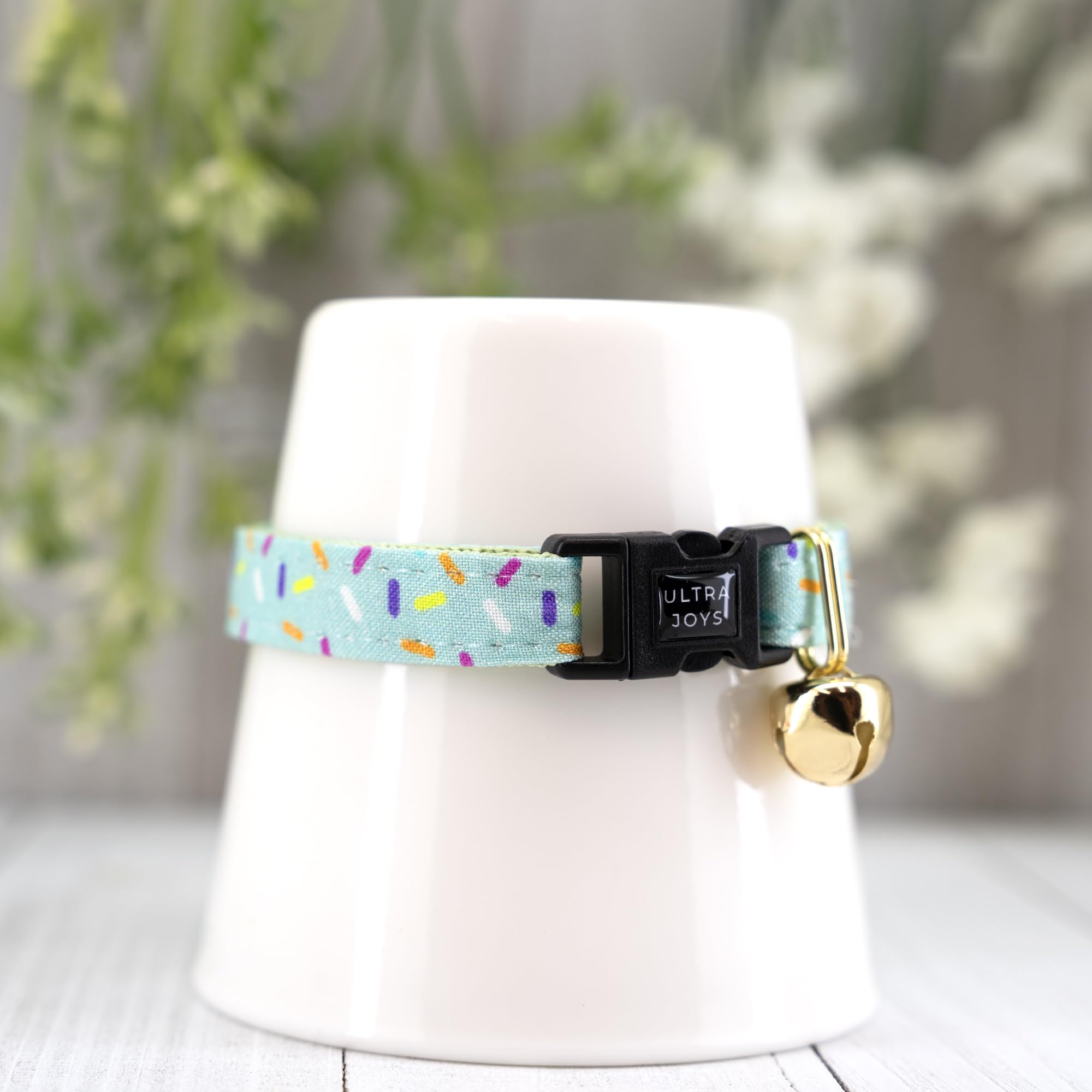 Ultra Joys Breakaway Cat Collar With Bells - Kitten & Adult, Boy & Girl - Birthday Gift Large