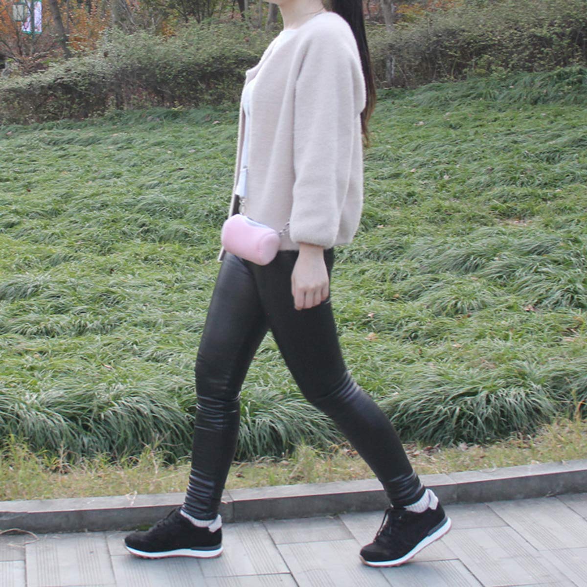 Dwarf Hamster Carrier Bag Portable Cylinder Warm Outdoor Bag With Adjustable Single Shoulder Strap (Pink)