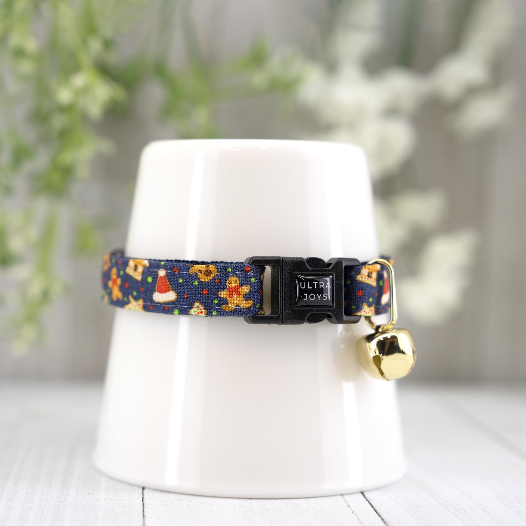 Ultra Joys Cat Collar - Breakaway With Bells - Boy & Girl Kitten Collars - Gingerbread Man Small