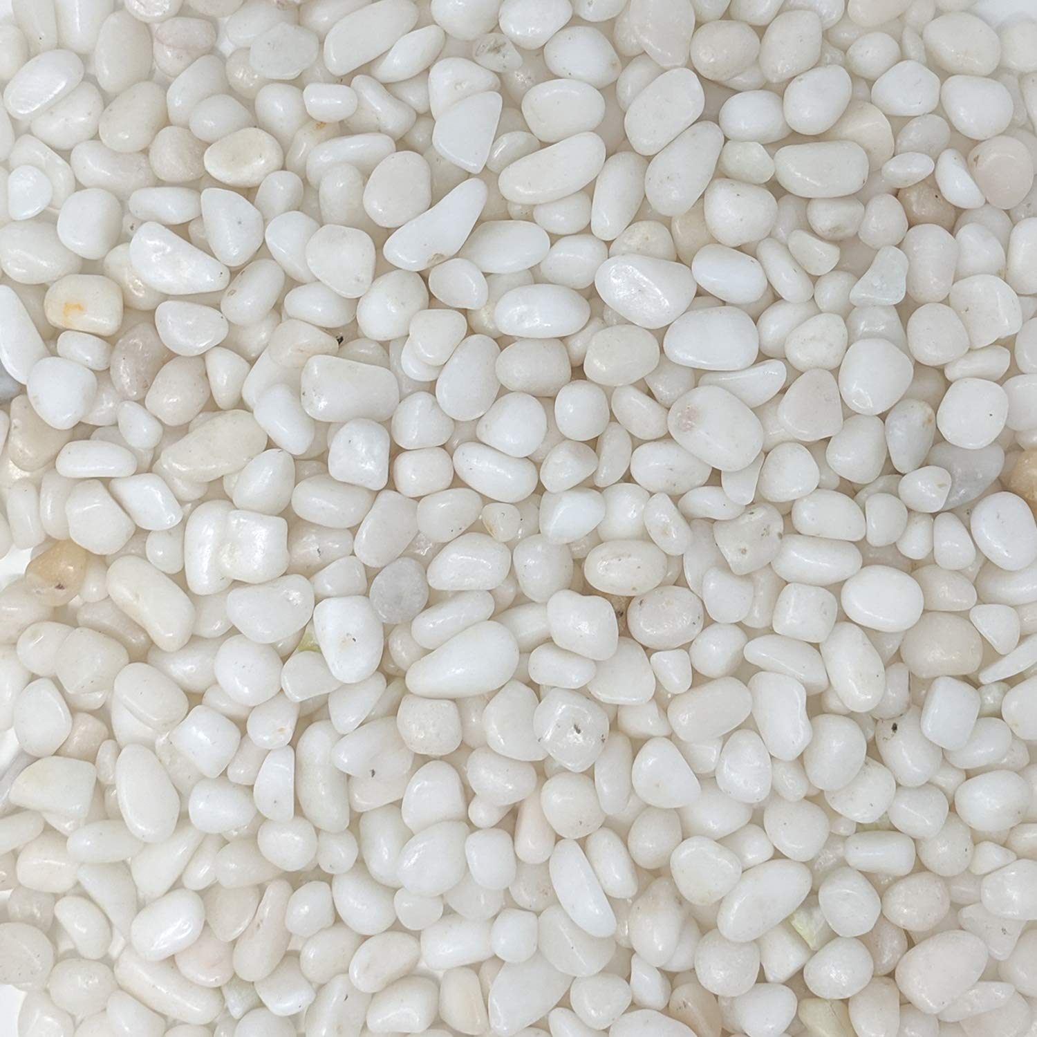 Midwest Hearth Natural Decorative Polished White Pebbles 3/8'' Gravel Size (10-Lb Bag)