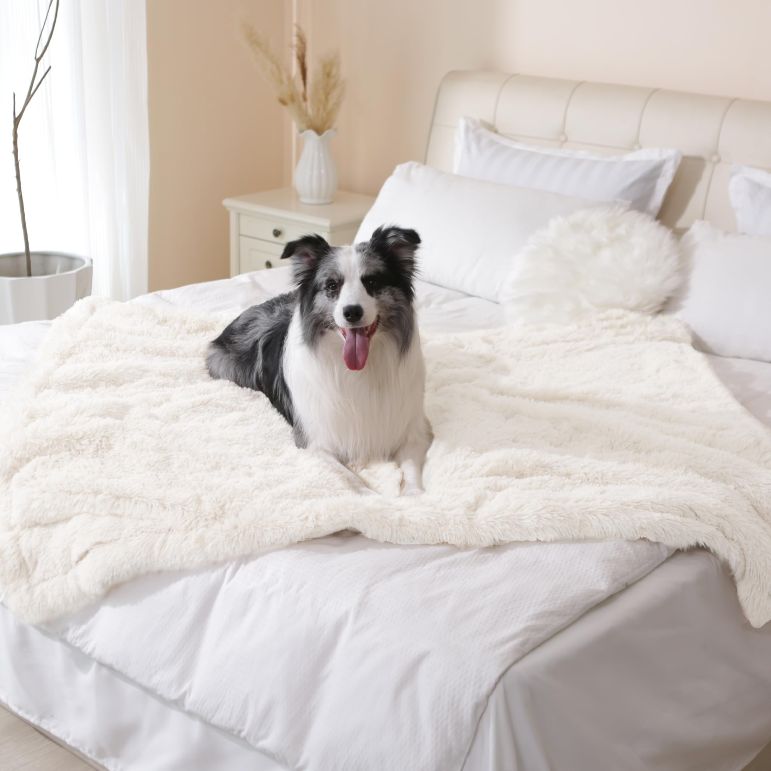 Gogobunny Waterproof Dog Blanket For Large Dogs, Cats, Puppy, Reversible Faux Fur Pet Throw Blanket, Washable, Calming Furniture