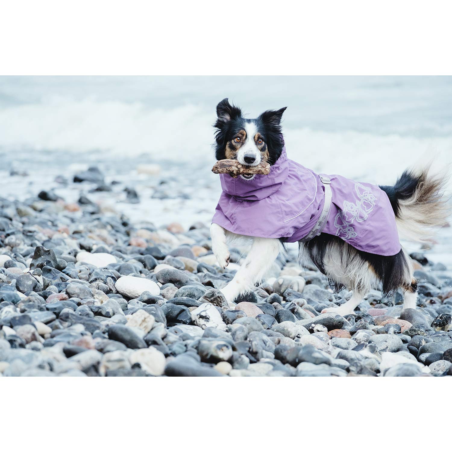 Hurtta Drizzle Coat, Dog Raincoat, Raven, 28 In