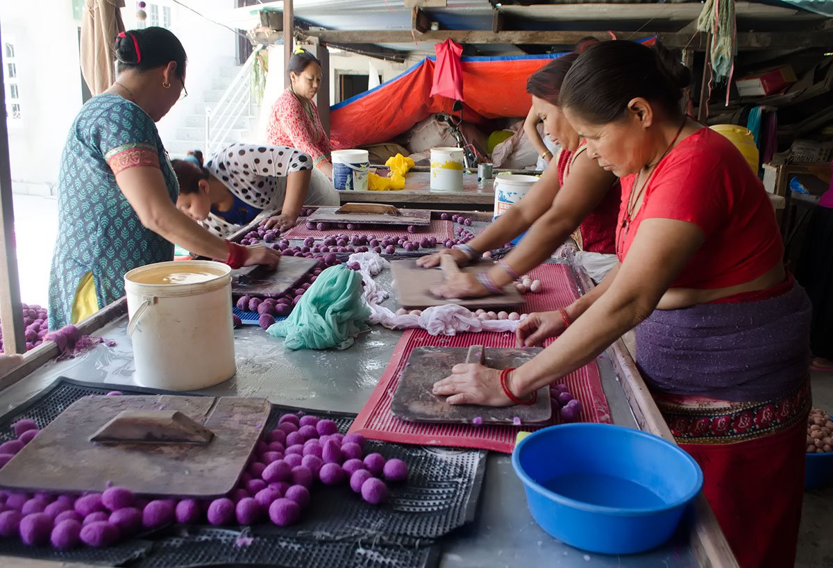 Earthtone Solutions Wool Cat Balls - Safe Silent Felt Ball Toys - Fun Colorful Soft Quiet Wool Kitty Toys - Unique For Cat Lovers - Hand Made In Nepal