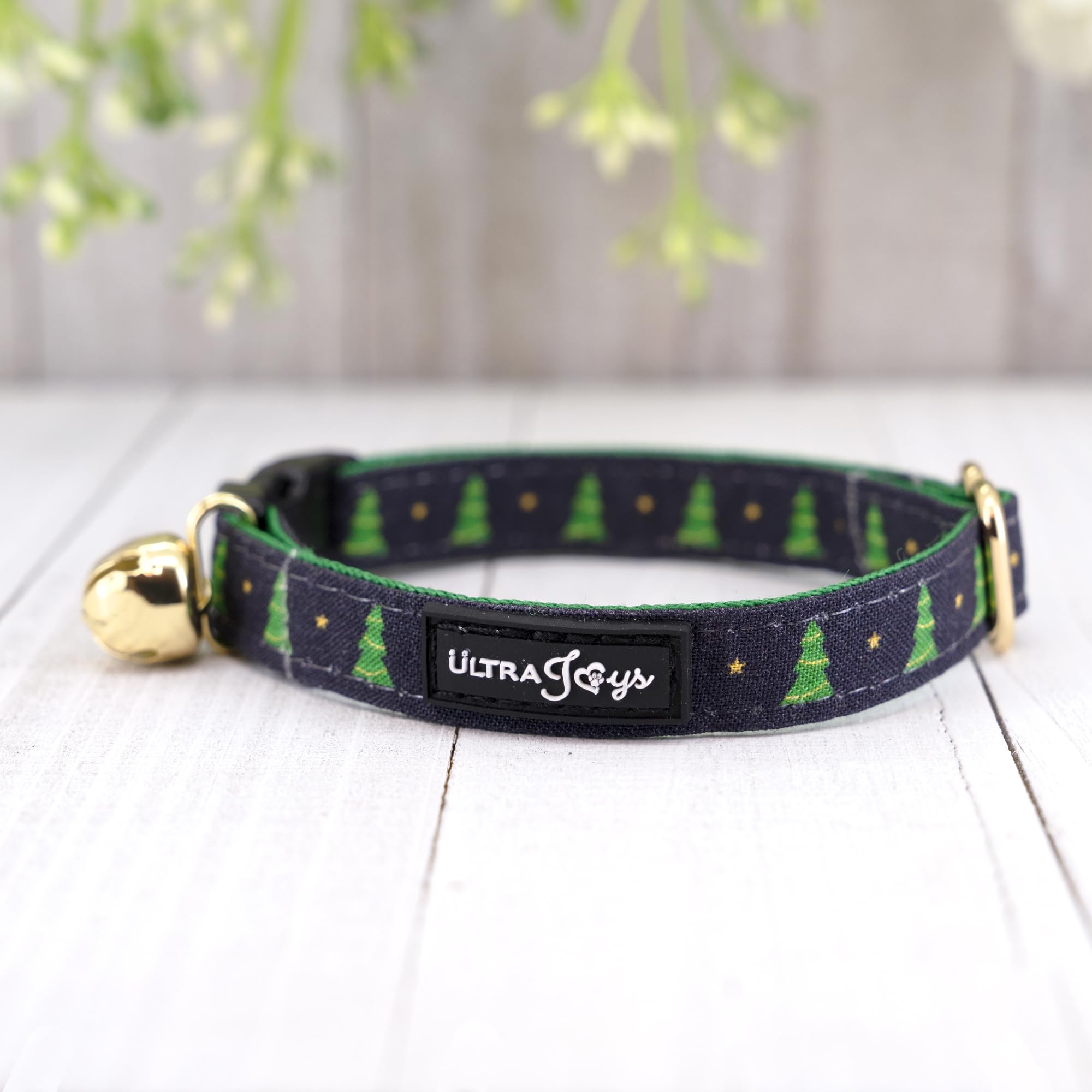 Ultra Joys Cat Collars With Bells - Breakaway & Bowtie Designs For Kittens & Cats - Christmas Tree Large