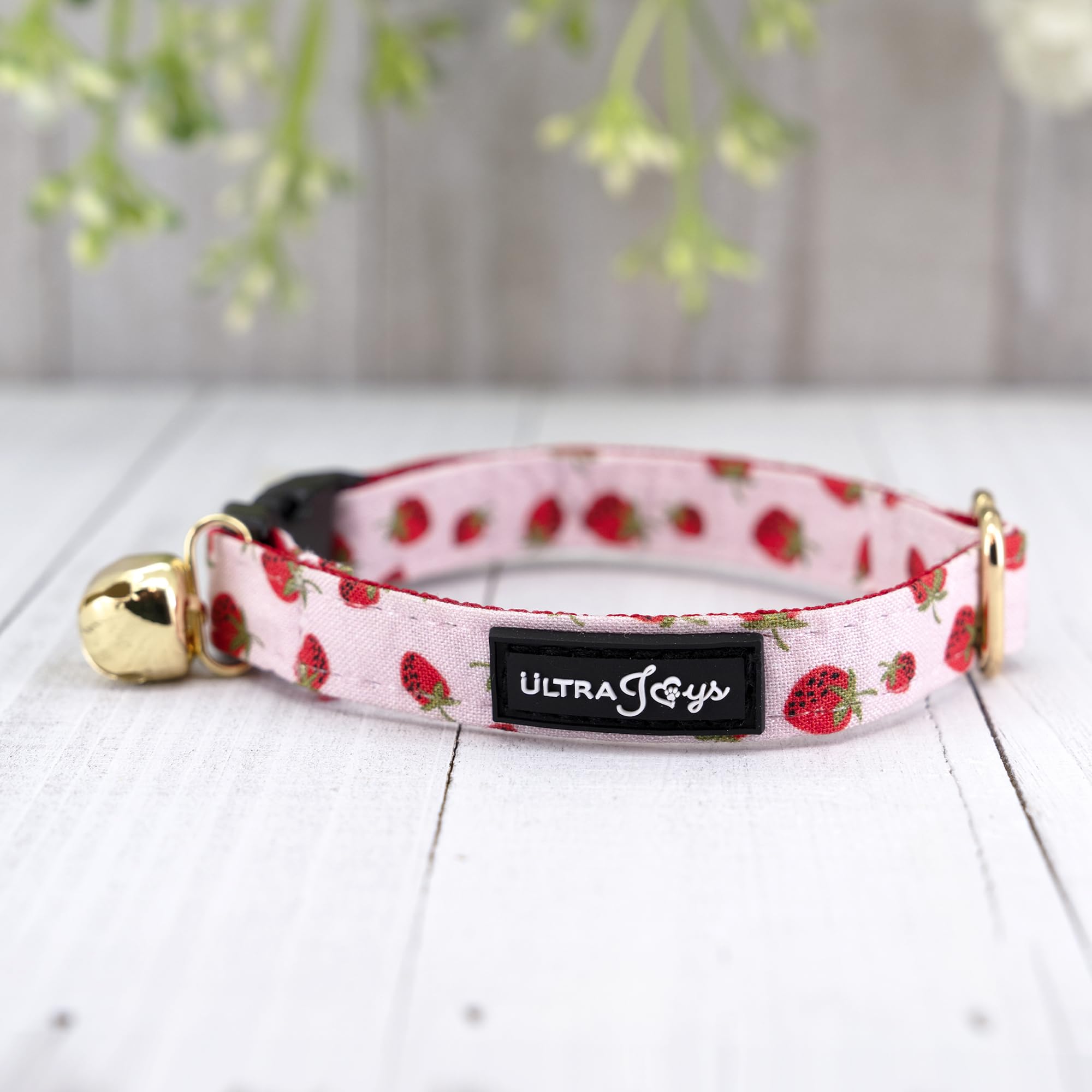 Ultra Joys Cat Collar With Bells - Breakaway Collar For Kittens & Cats - Strawberry Large