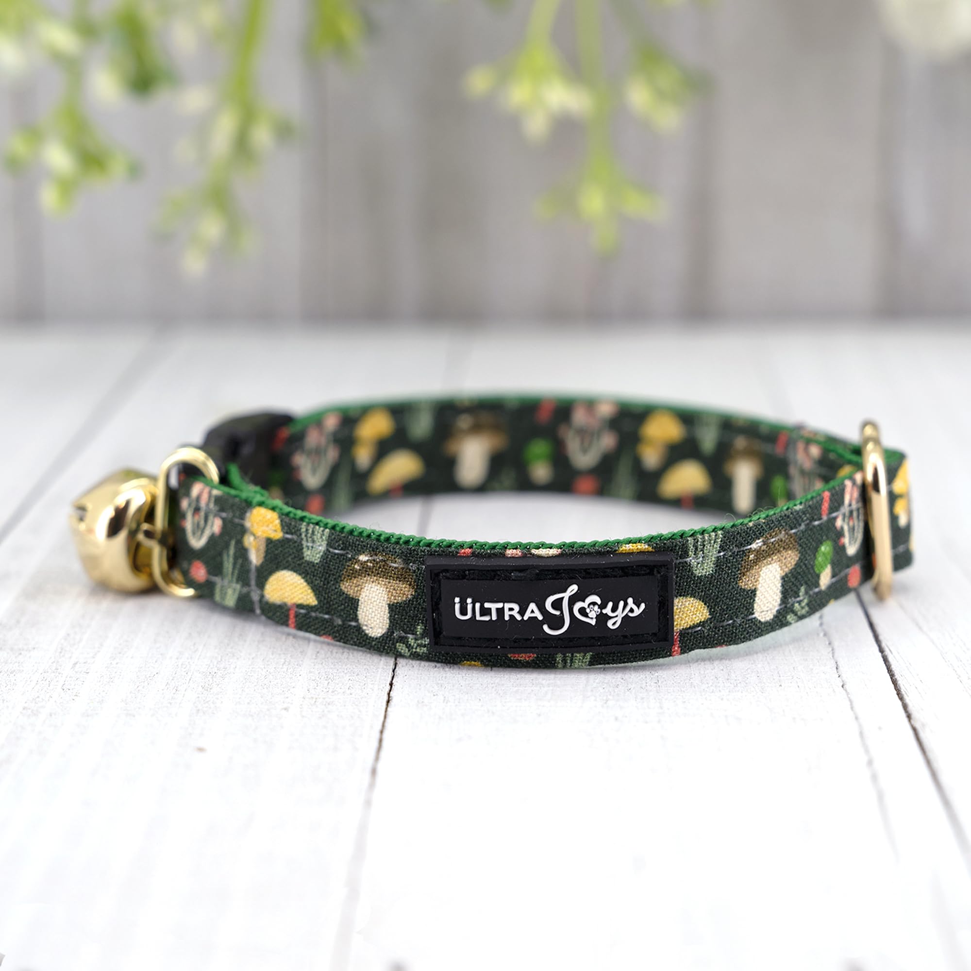 Ultra Joys Cat Collar With Bells - Breakaway For Kittens & Cats - Boy & Girl Collars - Mushroom Small