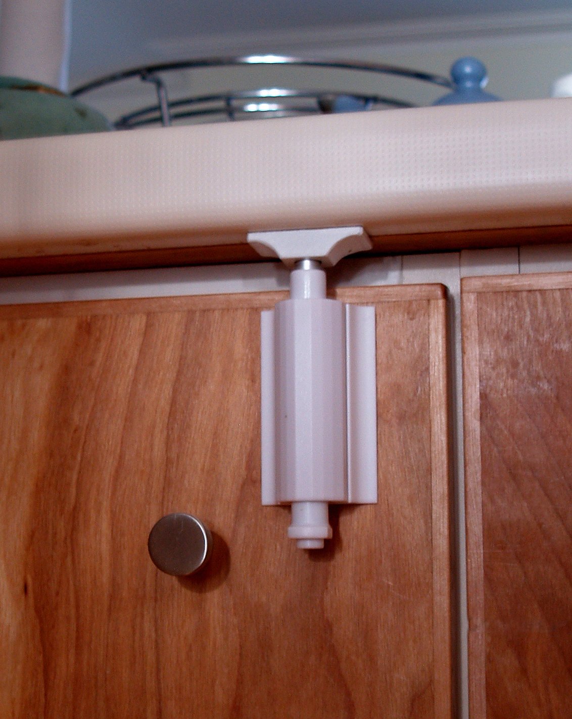 Cardinal Gates The Guardian Lock Stick On, White