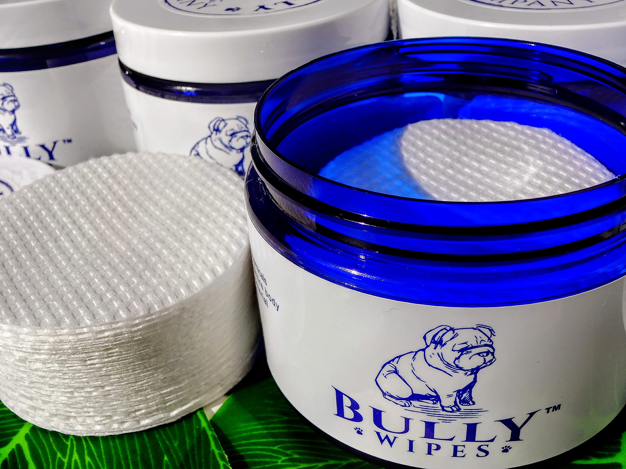 Bully Wipes - Bulldog Wrinkle Wipes Specifically For Bulldog Breeds All Natural Organic Formula Refreshing Botanical Scent - Removes Dirt - Safe To Use Around Eyes, Ears, Paw, Wrinkles!