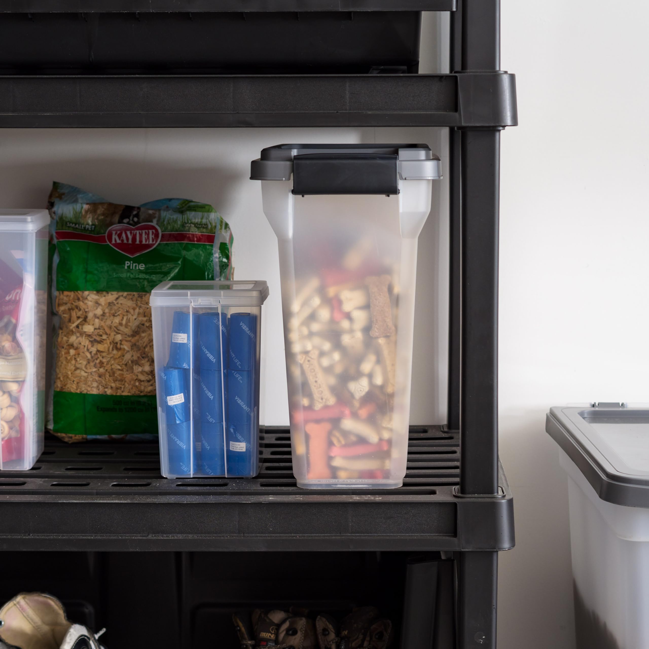 IRIS USA Dog Food Storage Container, Airtight, 13 lbs, BPA Free, Dark Gray