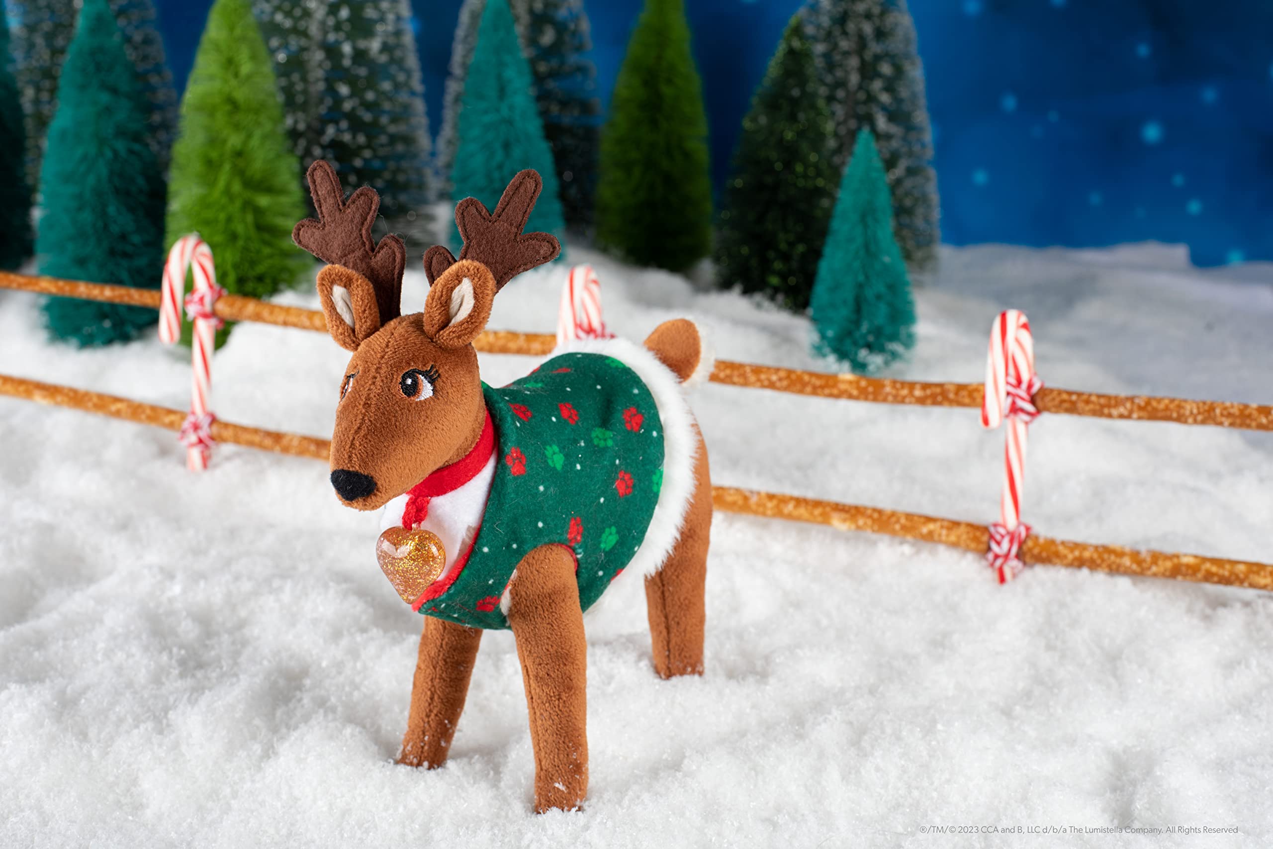 The Elf On The Shelf Elf Pets Christmas Sweater Set - Cozy, Reversible Sweater For Your Elf Pet- Includes 3 Festive Patches