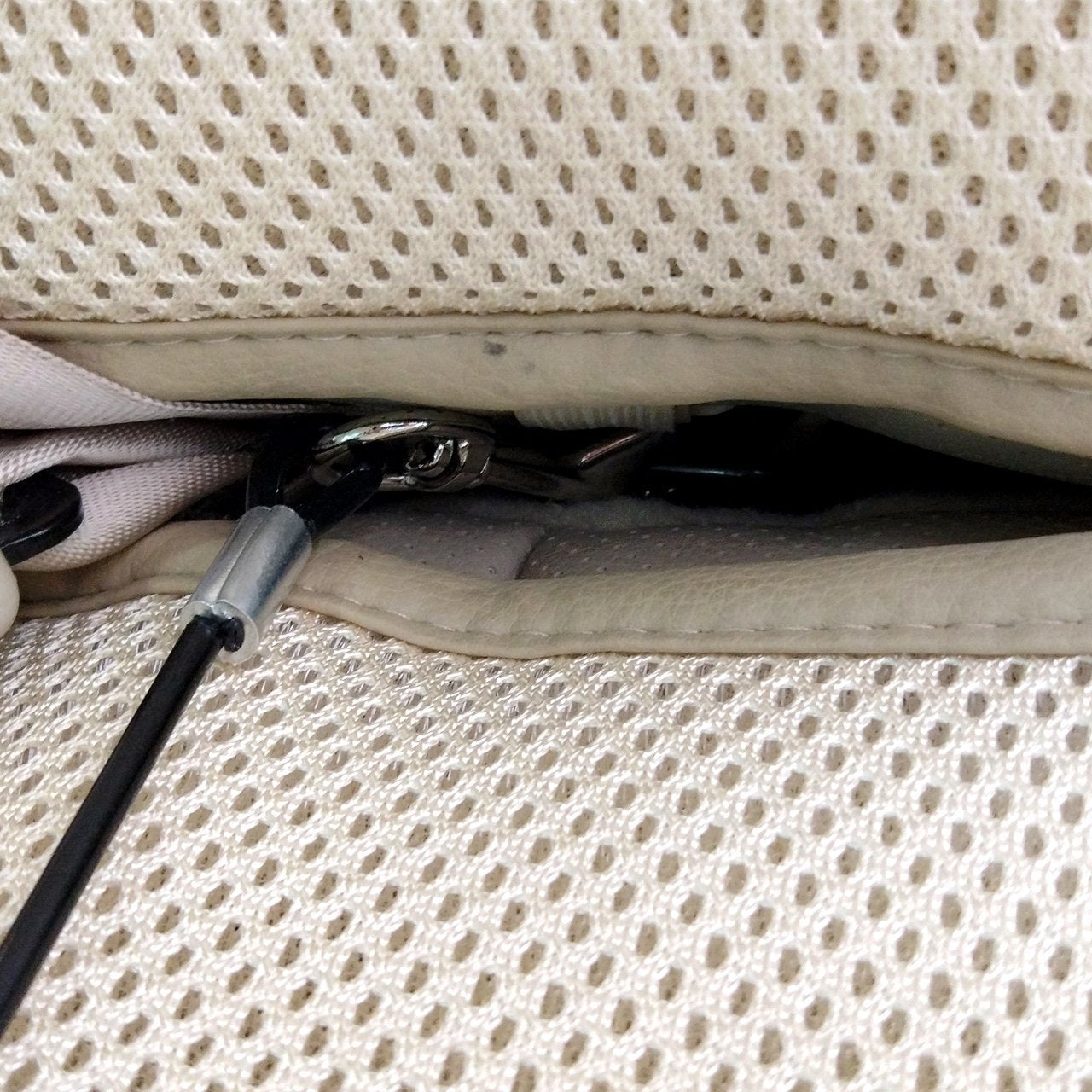 Mogoko Pet Dog Car Seat Belt Restraint, Coated Stainless Steel Chew Proof Dog Vehicle Safety Tether Cable, Double Clip No-Chew Pet Car Leash Lead-24 Inch Black