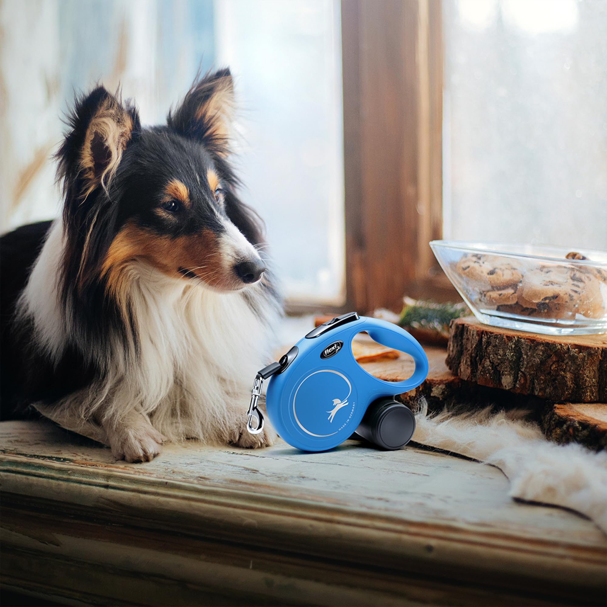 Flexi New Classic Cord Retractable Dog Leash For Medium Dogs Up To 44 Lbs. – 16 Ft., Blue | Tangle-Free Pet Walking Leash With One-Handed Brake, Pause, Lock|German Quality Product
