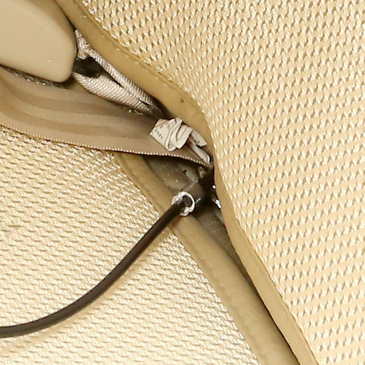 Mogoko Chew Proof Dog Car Seatbelt Safety Restraint Pet No-Chew Tether Cable Stainless Steel Dog Leash Puppy Vehicle Seat Belt S