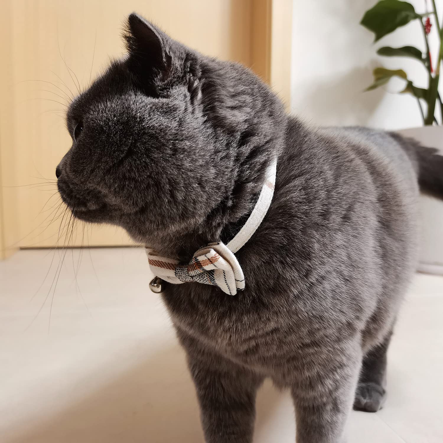 Cat Collar Breakaway With Bell And Bow Tie, Plaid Design Adjustable Safety Kitty Kitten Collars(6.8-10.8In) (White&Cream Color P