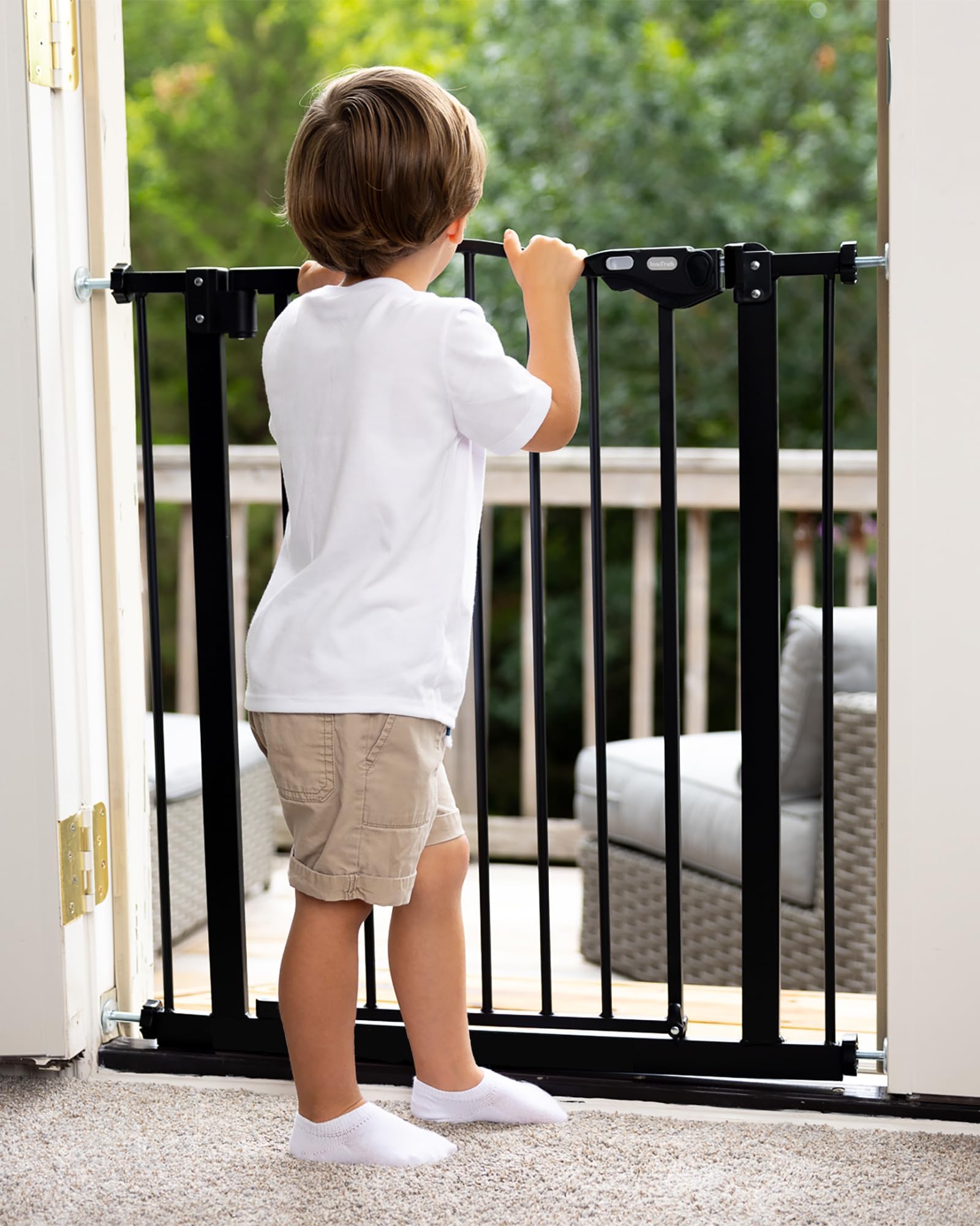 Innotruth 29-39.6” Baby Gate For Stairs & Doorways, 30' Tall Pressure Mount Pet Gates, Easy Step Auto Close Both Sides Walk Thru Child Gate, Dual-Lock Safety Design And One-Hand Operation, Black