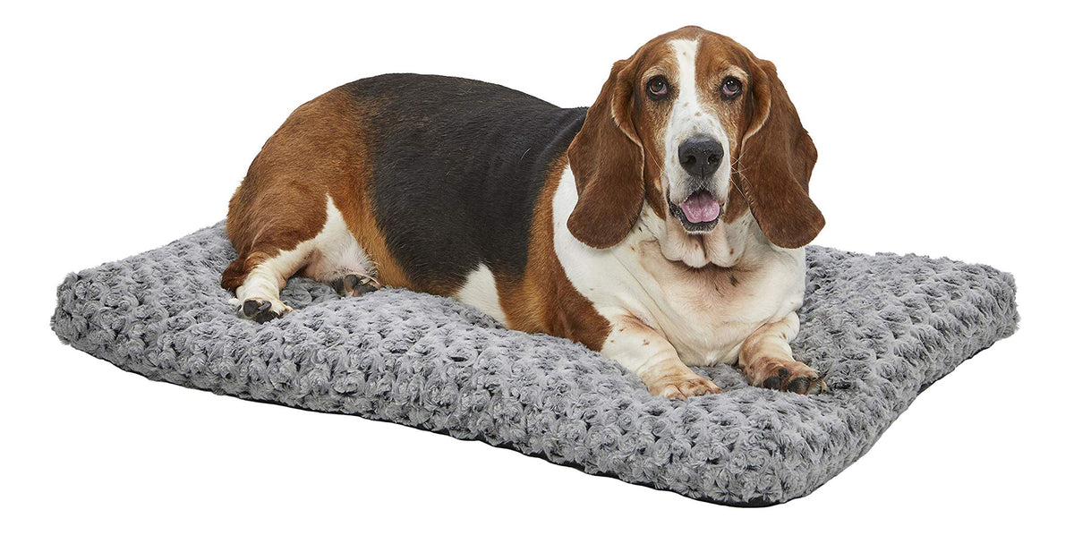 Midwest Homes For Pets Deluxe Dog Beds Super Plush Dog & Cat Beds Ideal For Dog Crates Machine Wash & Dryer Friendly, 1-Year War