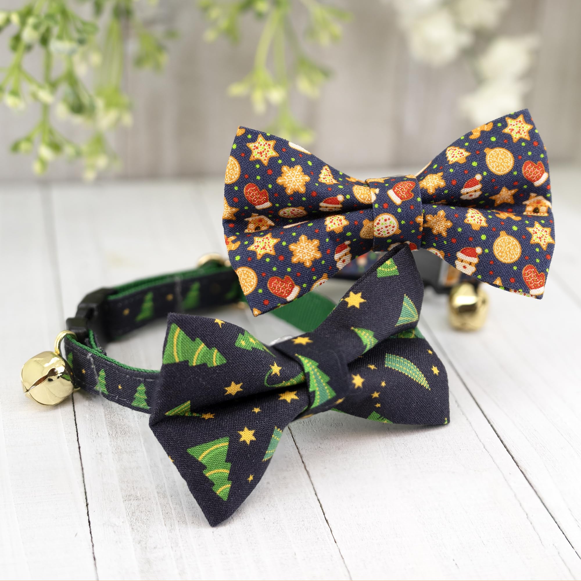 Ultra Joys Breakaway Cat Collar - Bells & Bowtie Gingerbread Man Small