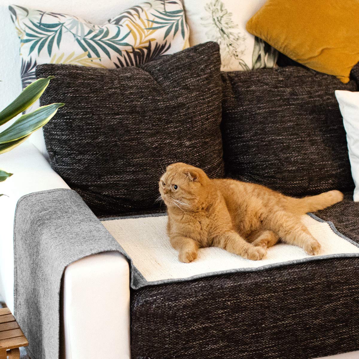 Navaris Cat Scratch Mat Sofa Protector - Natural Sisal Furniture Protector Scratching Pad For Cats - Scratch Carpet For Bed, Chair