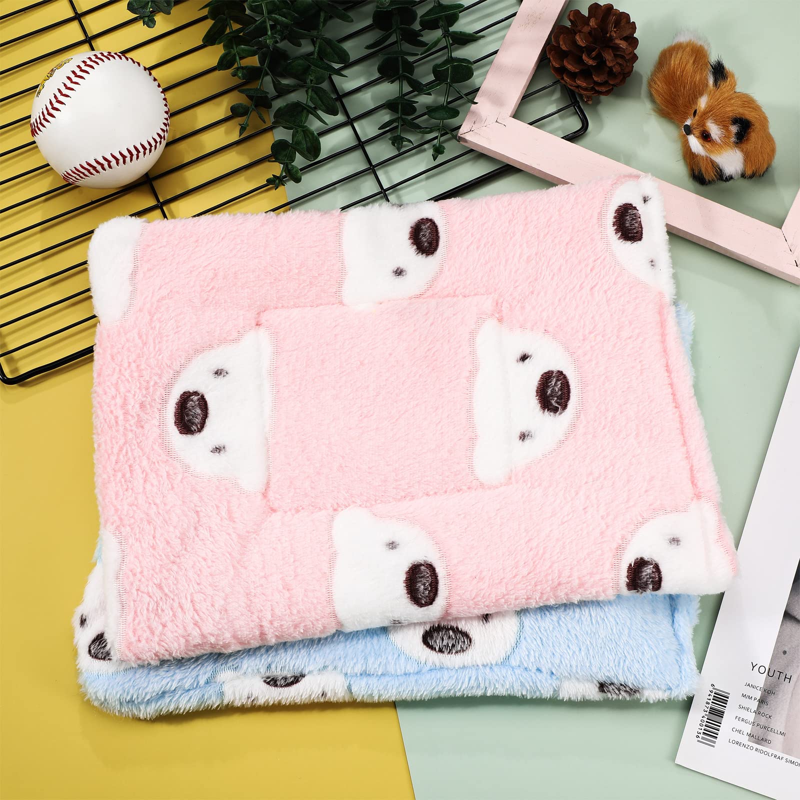 Jetec 2 Pieces Guinea Pig Hamster Warm Mats Bed Hamster Sleep Pad Squirrel Hedgehog Soft Cushion Rabbit Chinchilla Bed Mat House