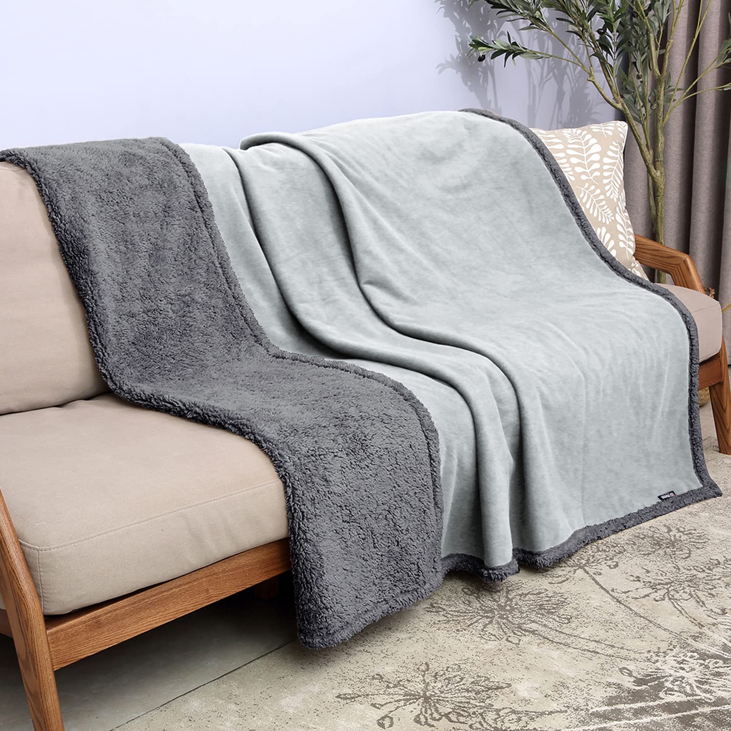 Kritter Planet Waterproof Dog Blanket, Reversible Pee Proof Couch Cover For Pets, Furniture Protector For Sofa Bed, Washable, Hair Resistant, Stain Proof