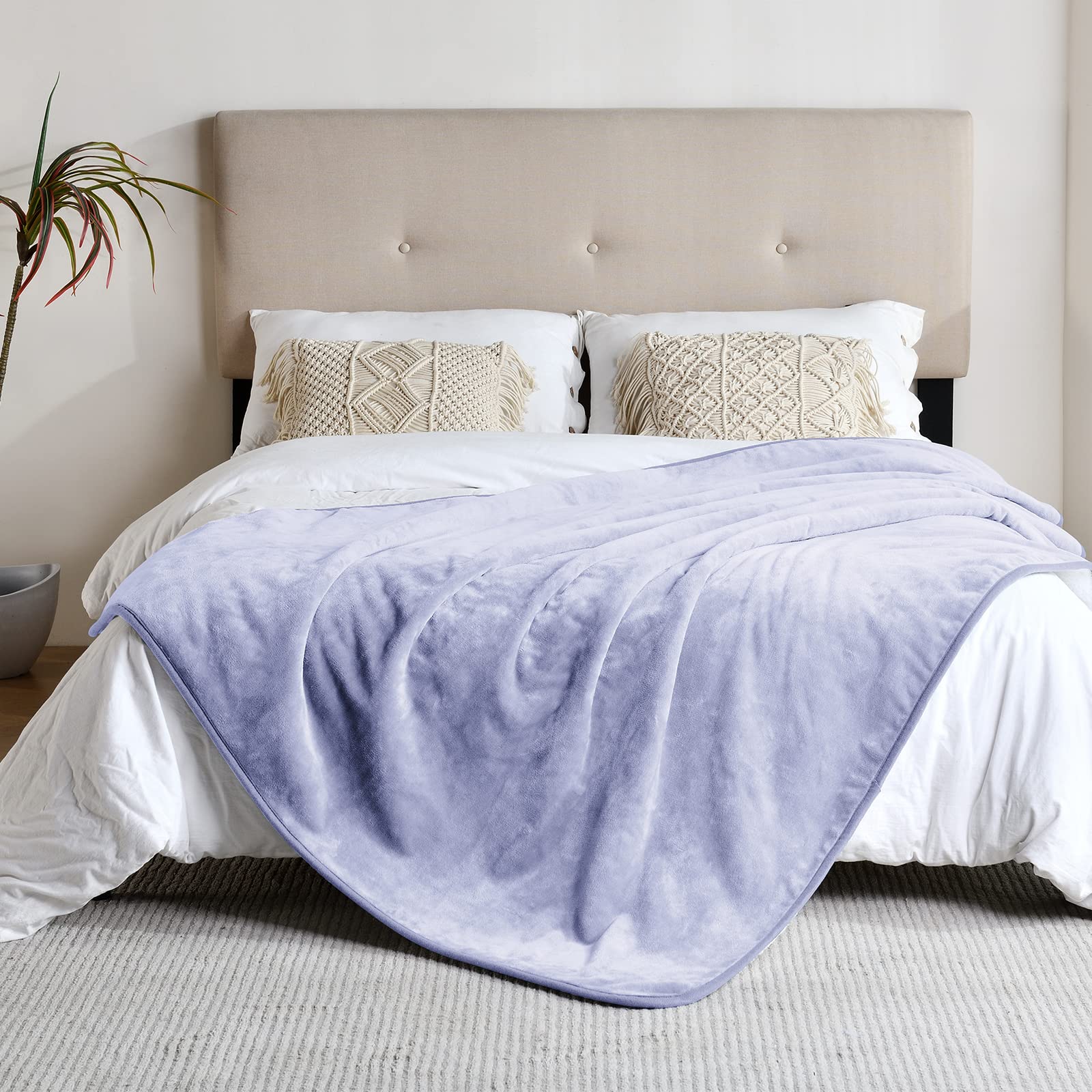 Yaning Waterproof Blanket for Bed & Couch, Soft Lilac Sherpa Fleece, 50x60 inches, Liquid Proof Pet Protector