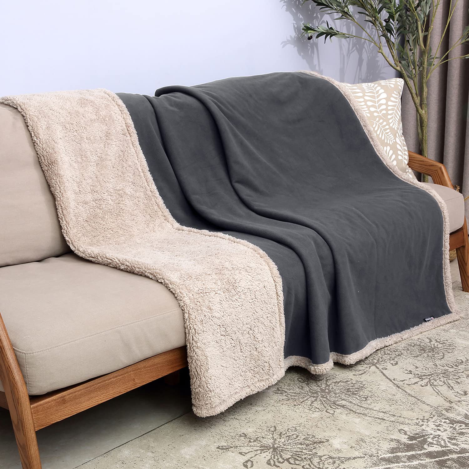 Kritter Planet Waterproof Dog Blanket, Reversible Pee Proof Couch Cover For Pets, Furniture Protector For Sofa Bed, Washable, Hair Resistant, Stain Proof